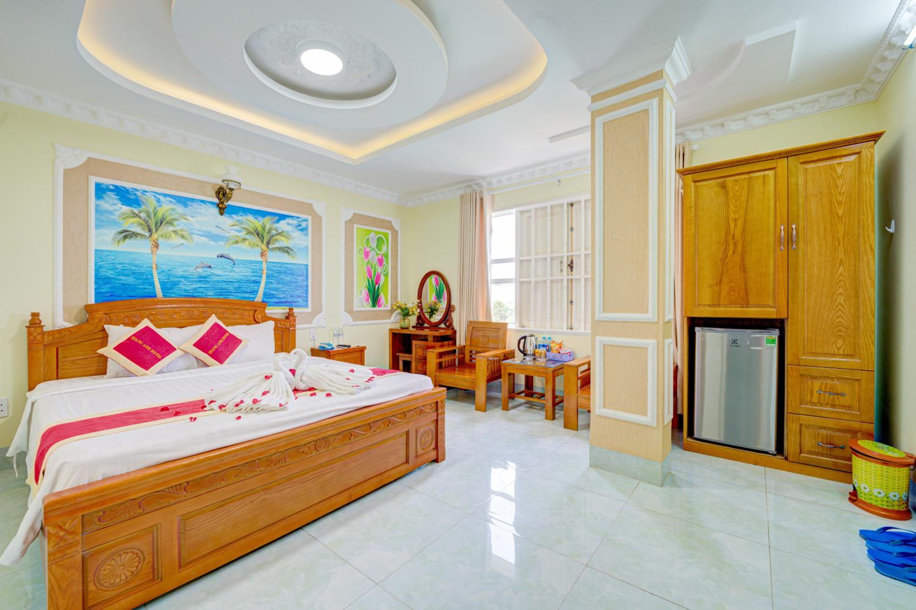 Deluxe Double Room with Bath - Photo 7