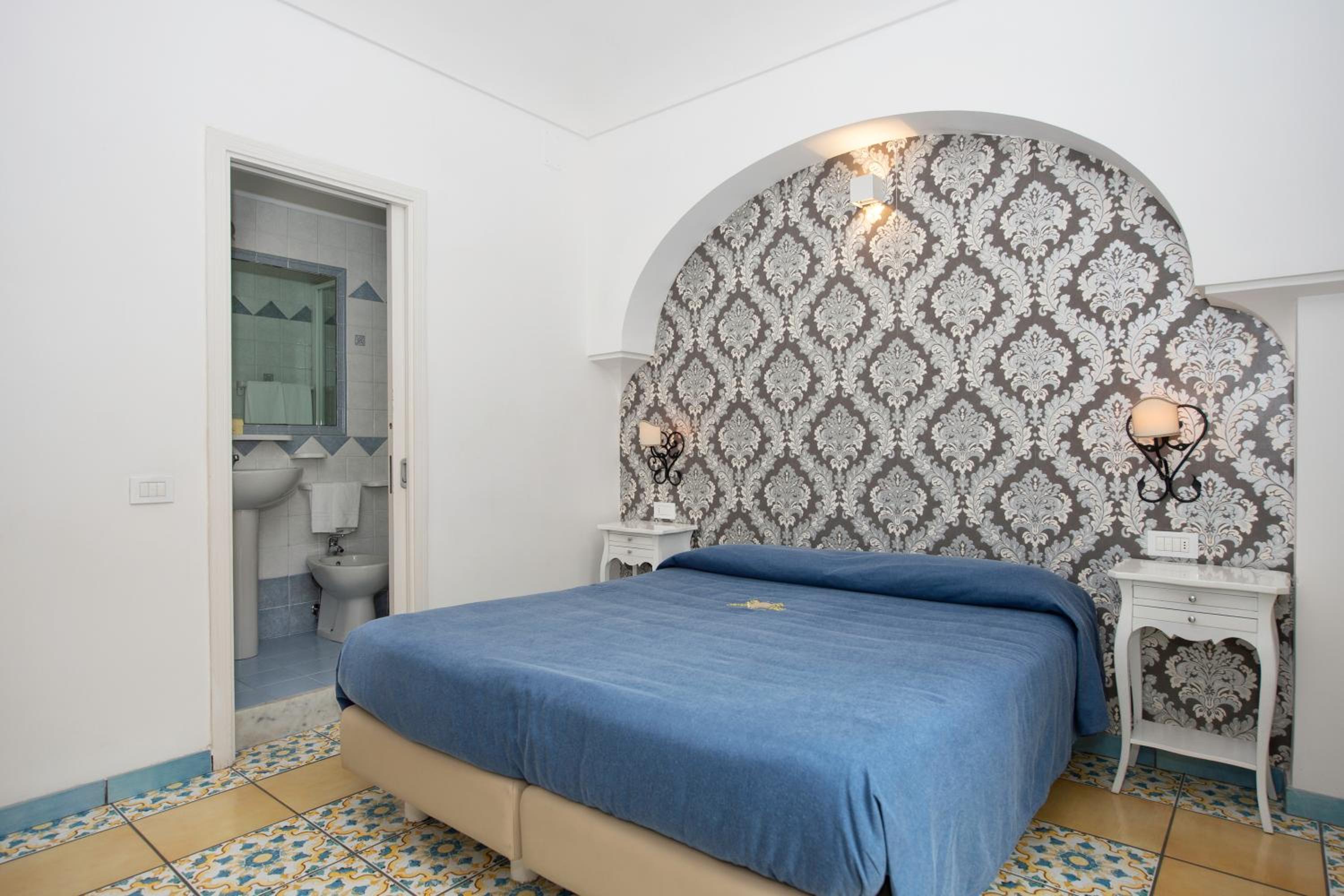 Double Standard Room - Photo 1