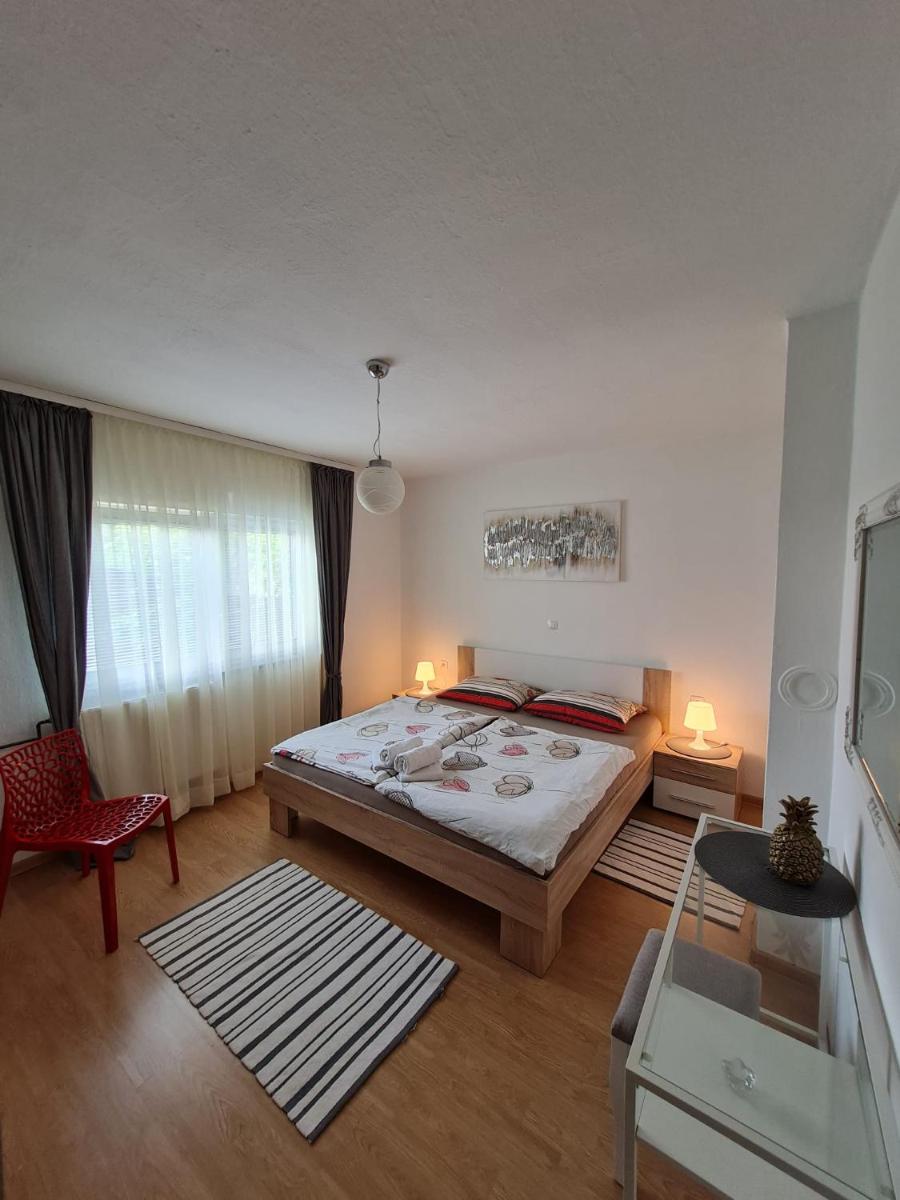Two-Bedroom Apartment - Photo 5