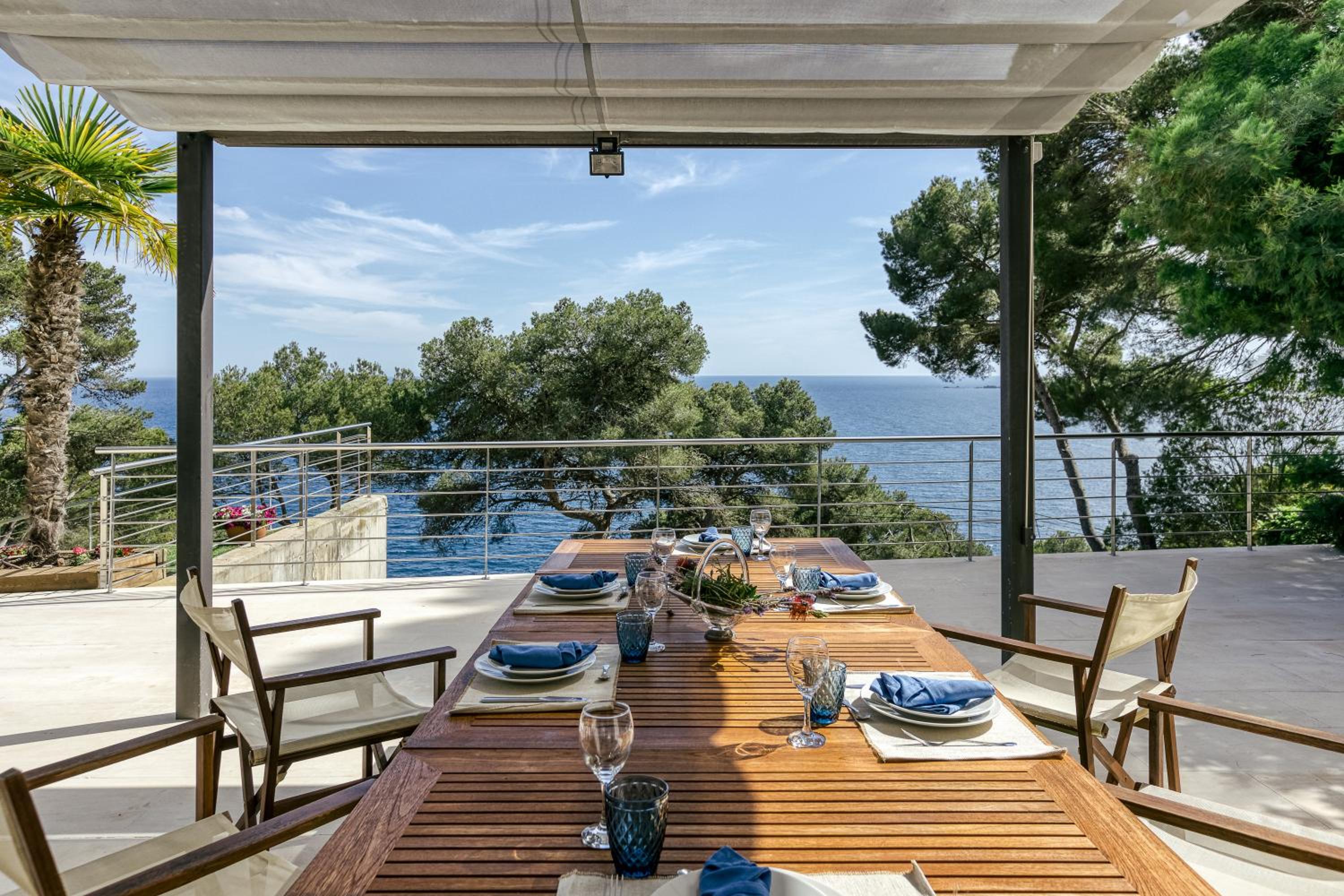 Villa photo 2