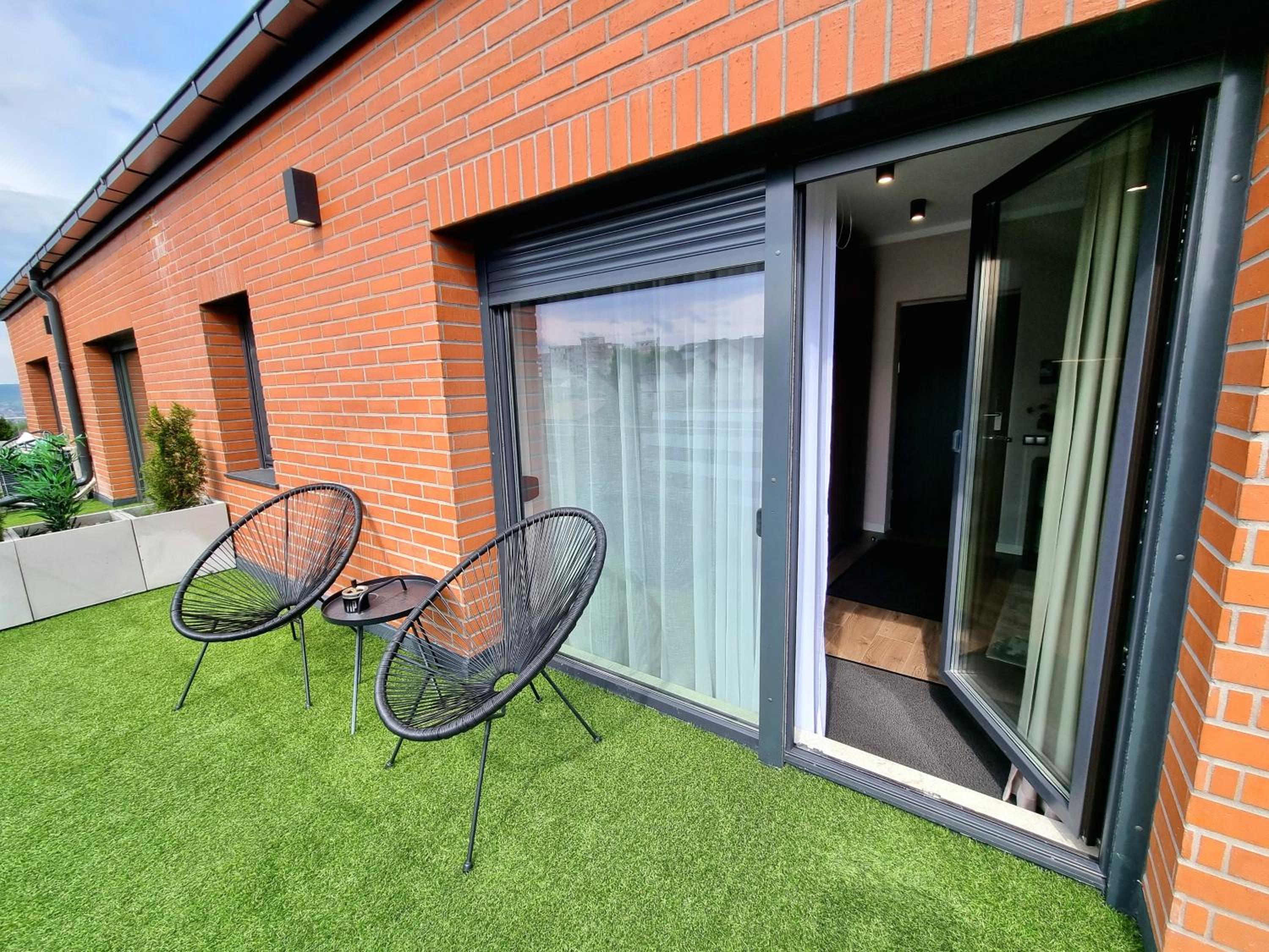 Apartment with Terrace - Photo 15