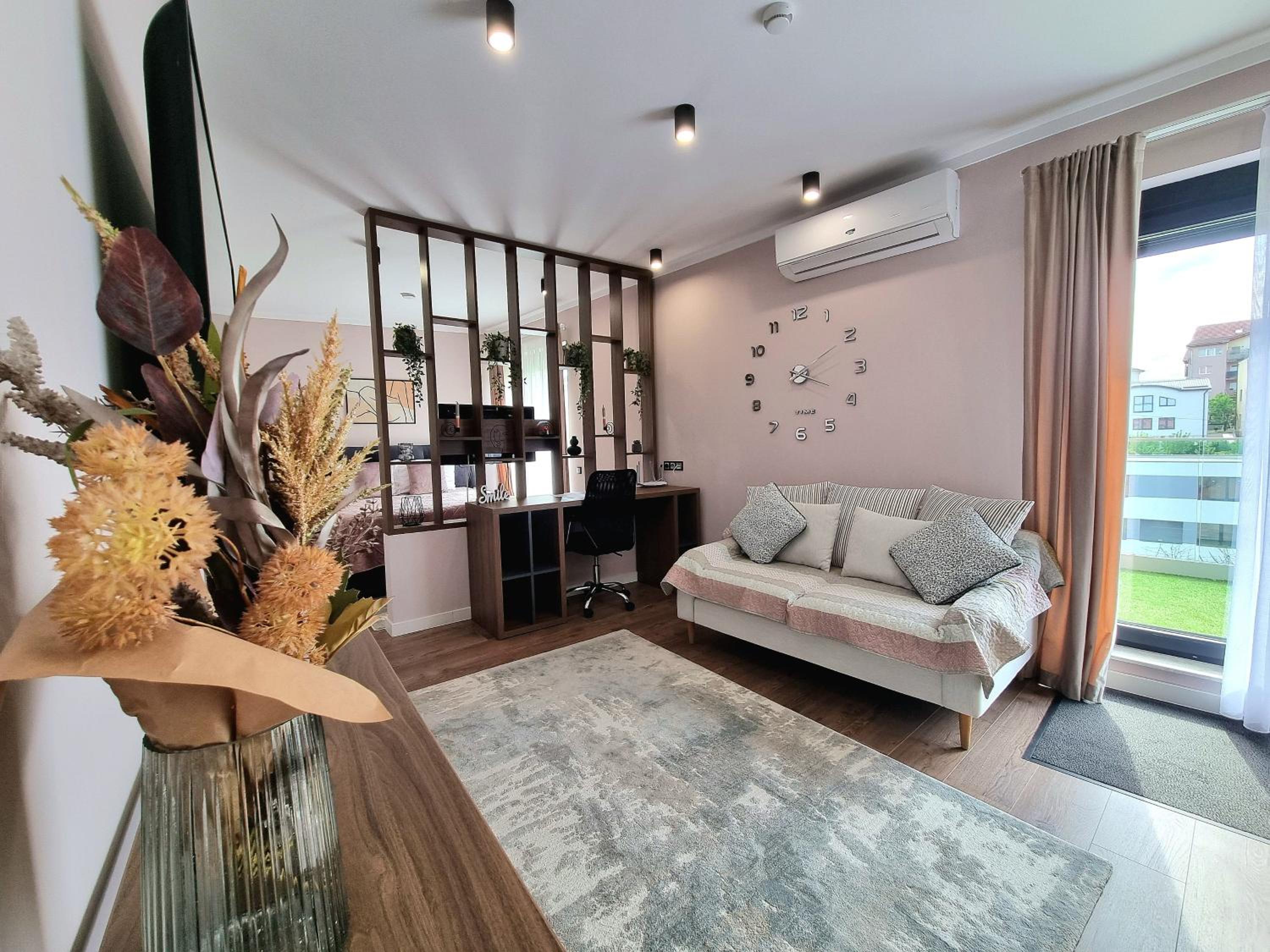 Apartment with Terrace - Photo 1