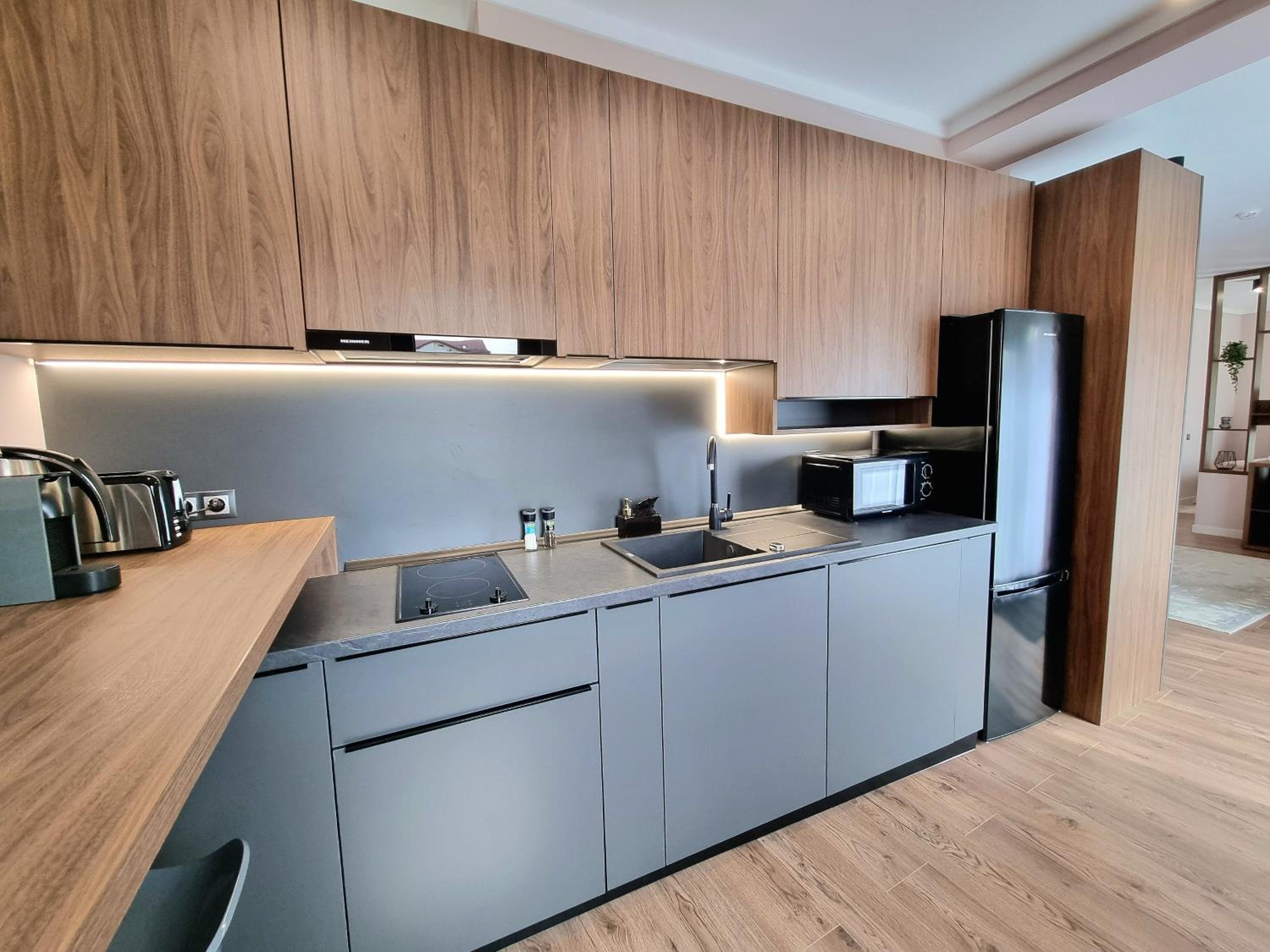 Apartment with Terrace - Photo 19
