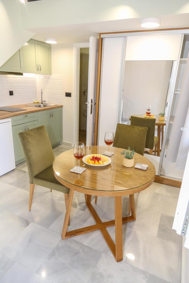 Studio Apartment with Sea View photo 3
