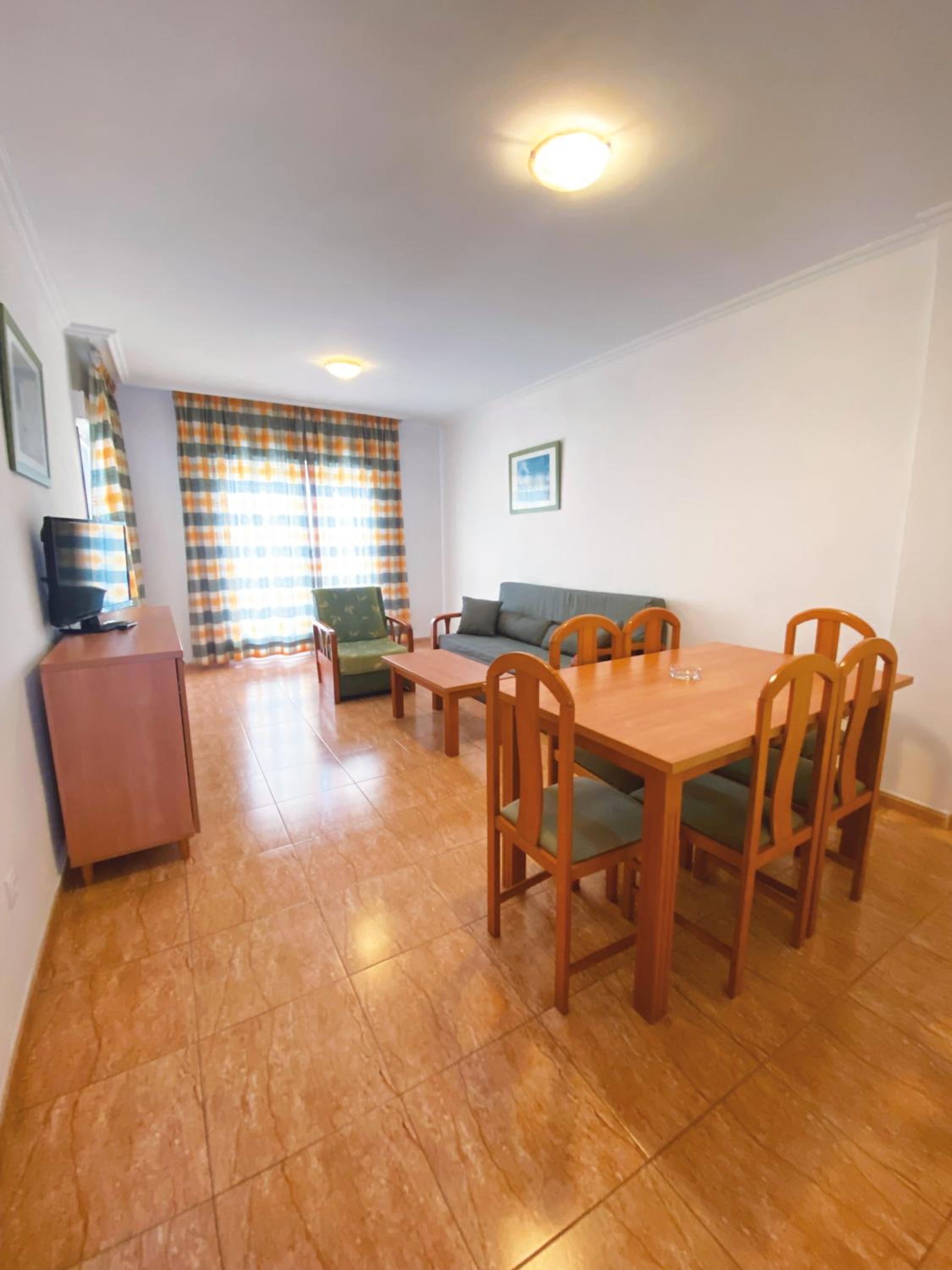 Apartamento de un dormitorio con terraza (2 adultos + 2 niños)