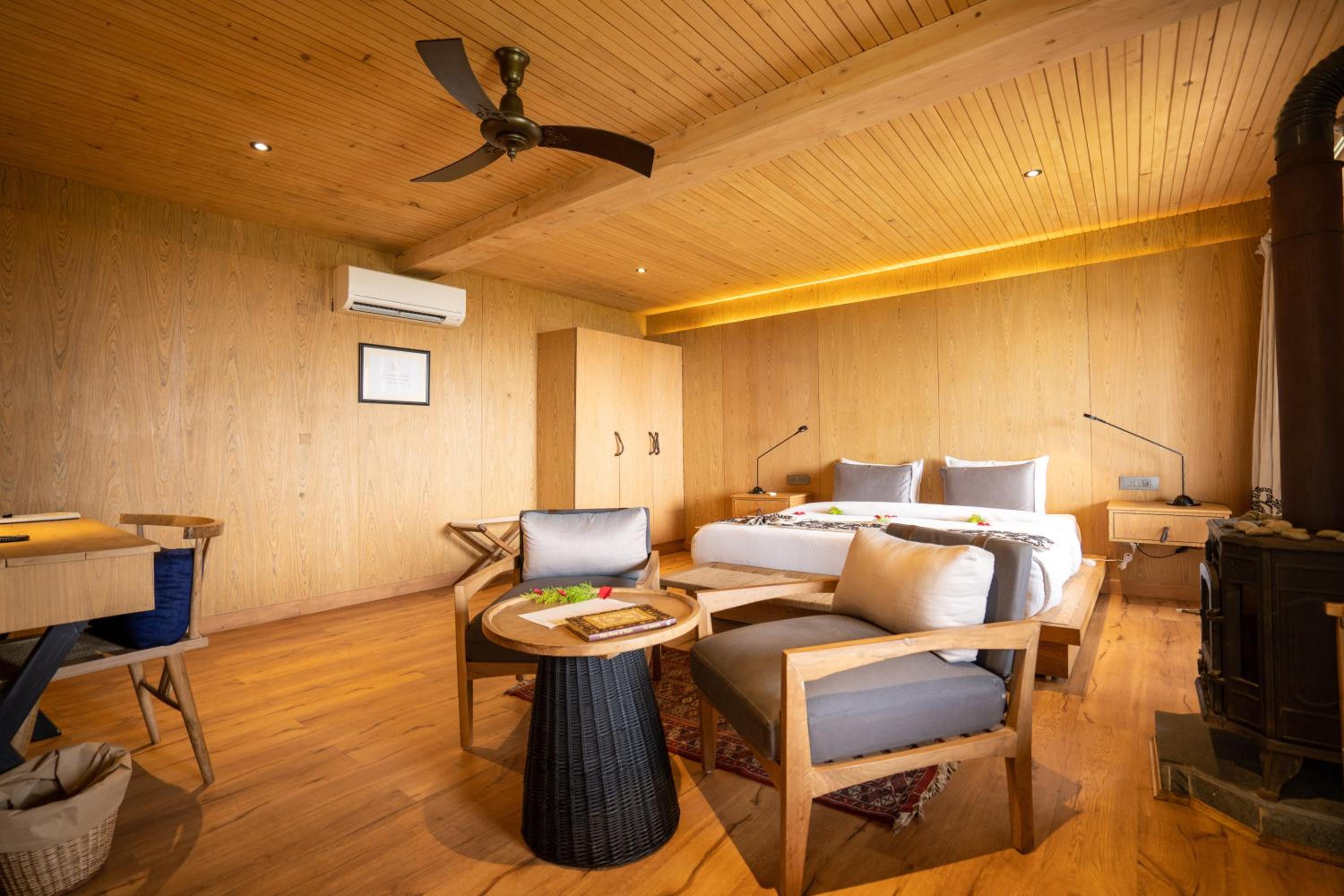 Suite - Photo 2