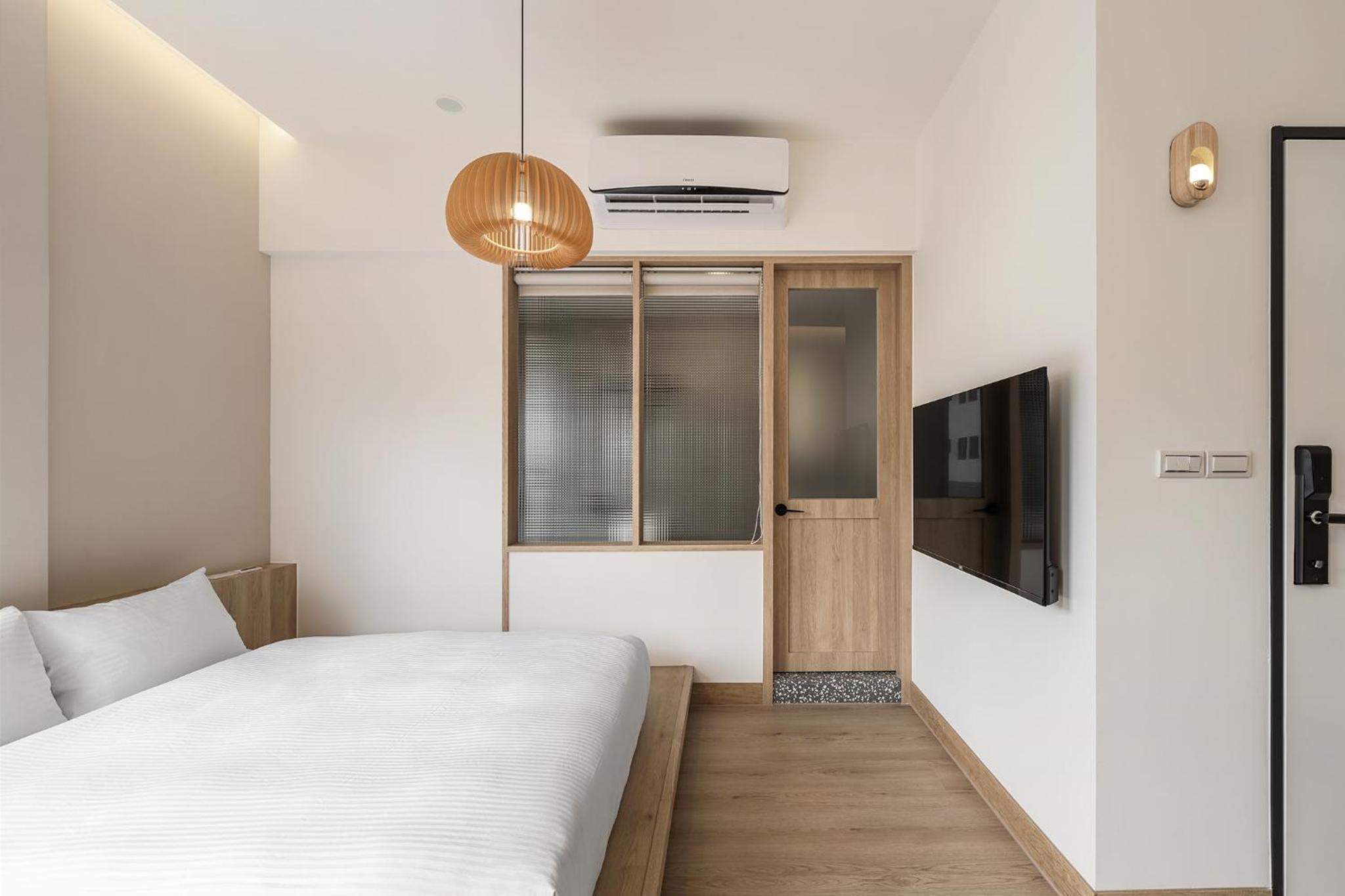 Standard Double Room - Photo 13