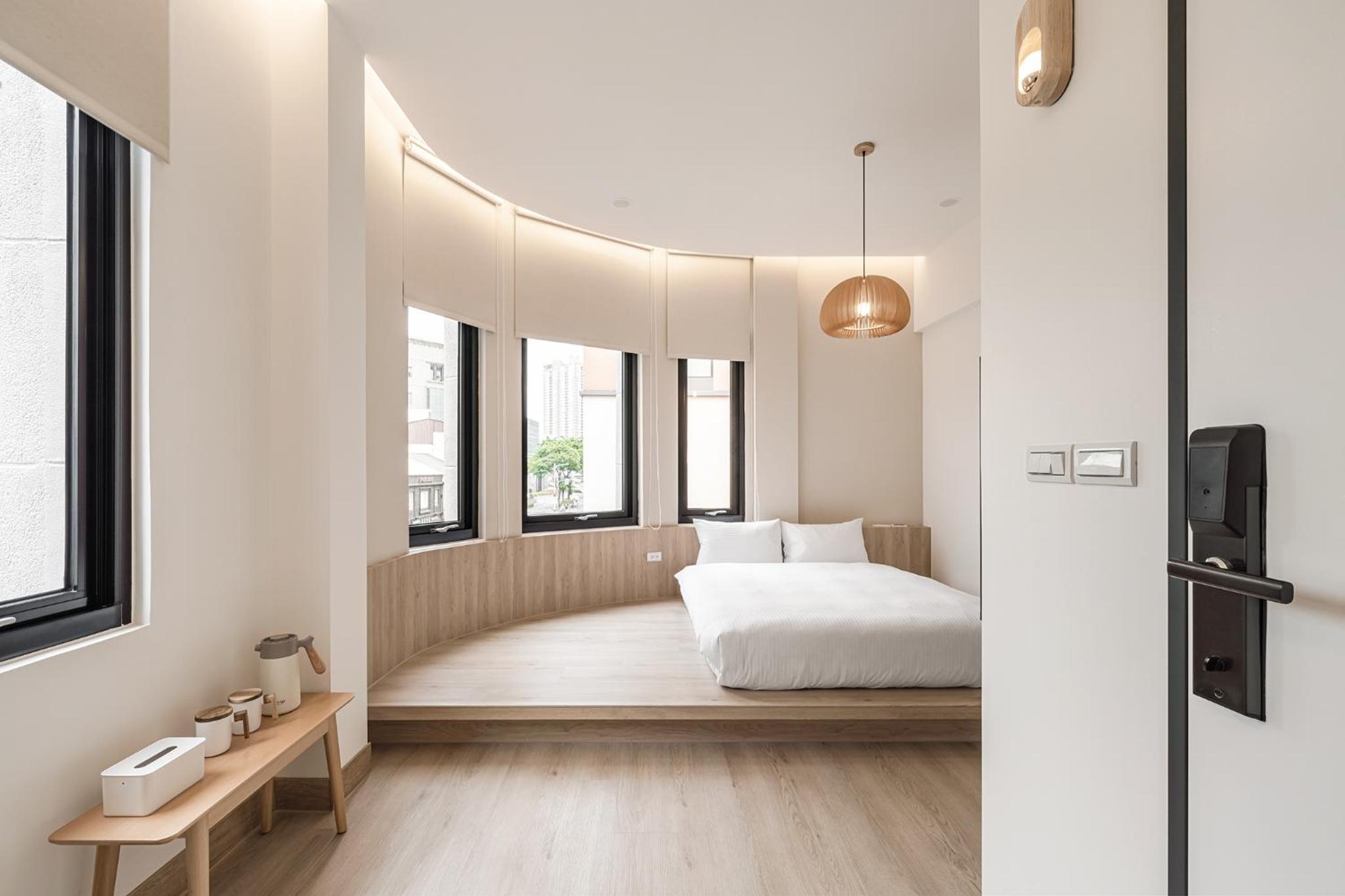 Standard Double Room - Photo 16