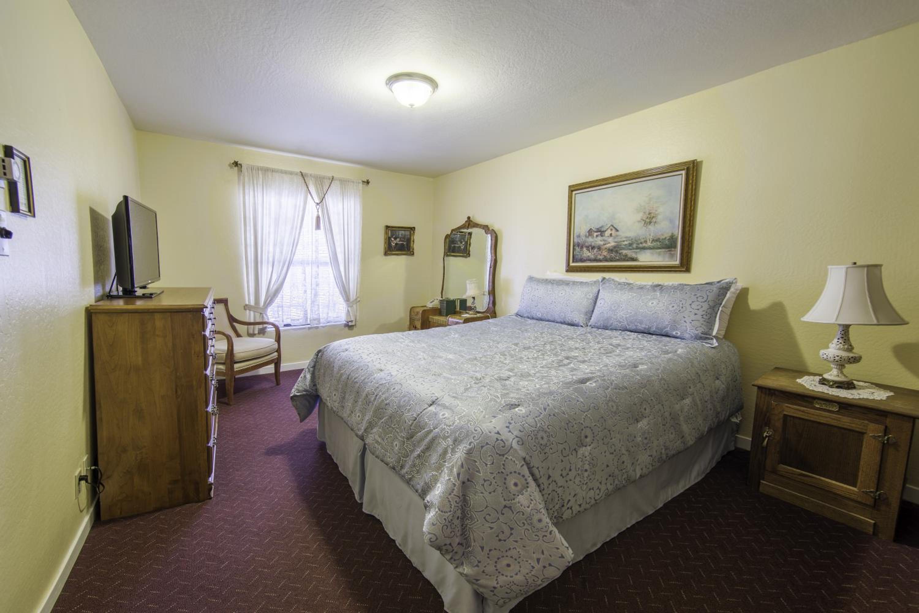 Deluxe King Room - Photo 2