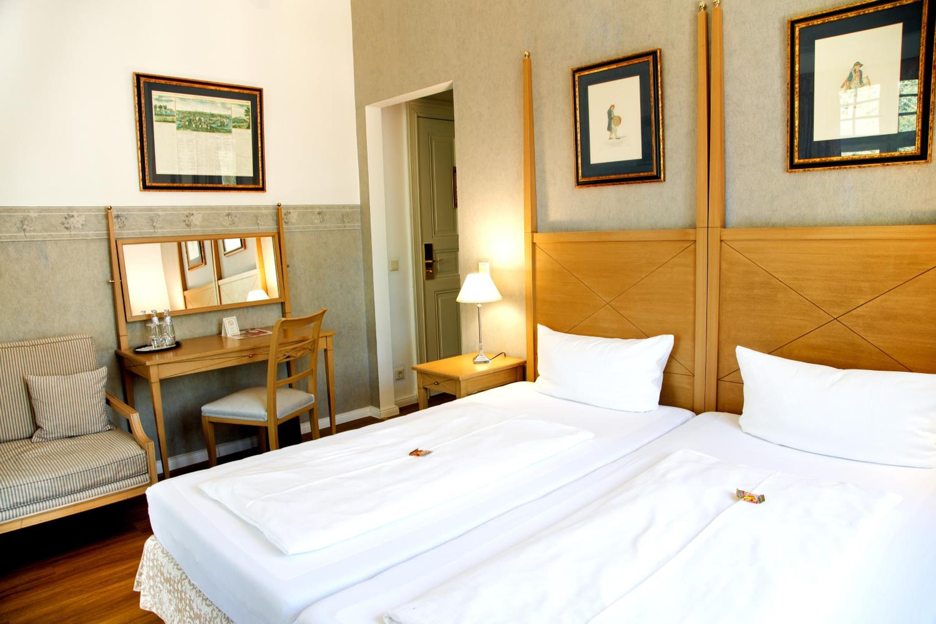 Double Room - Photo 8