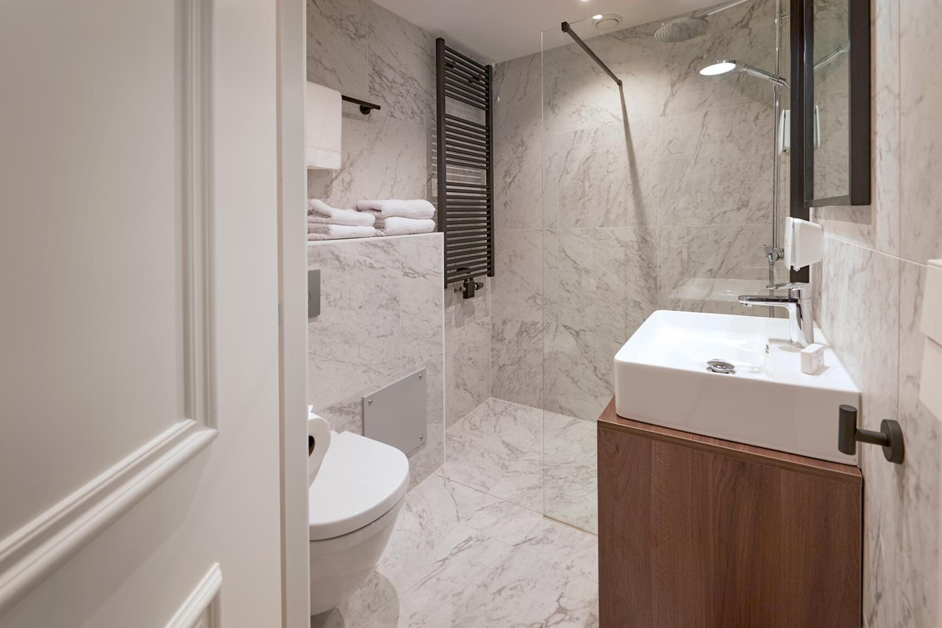 Apartment thumbnail 5