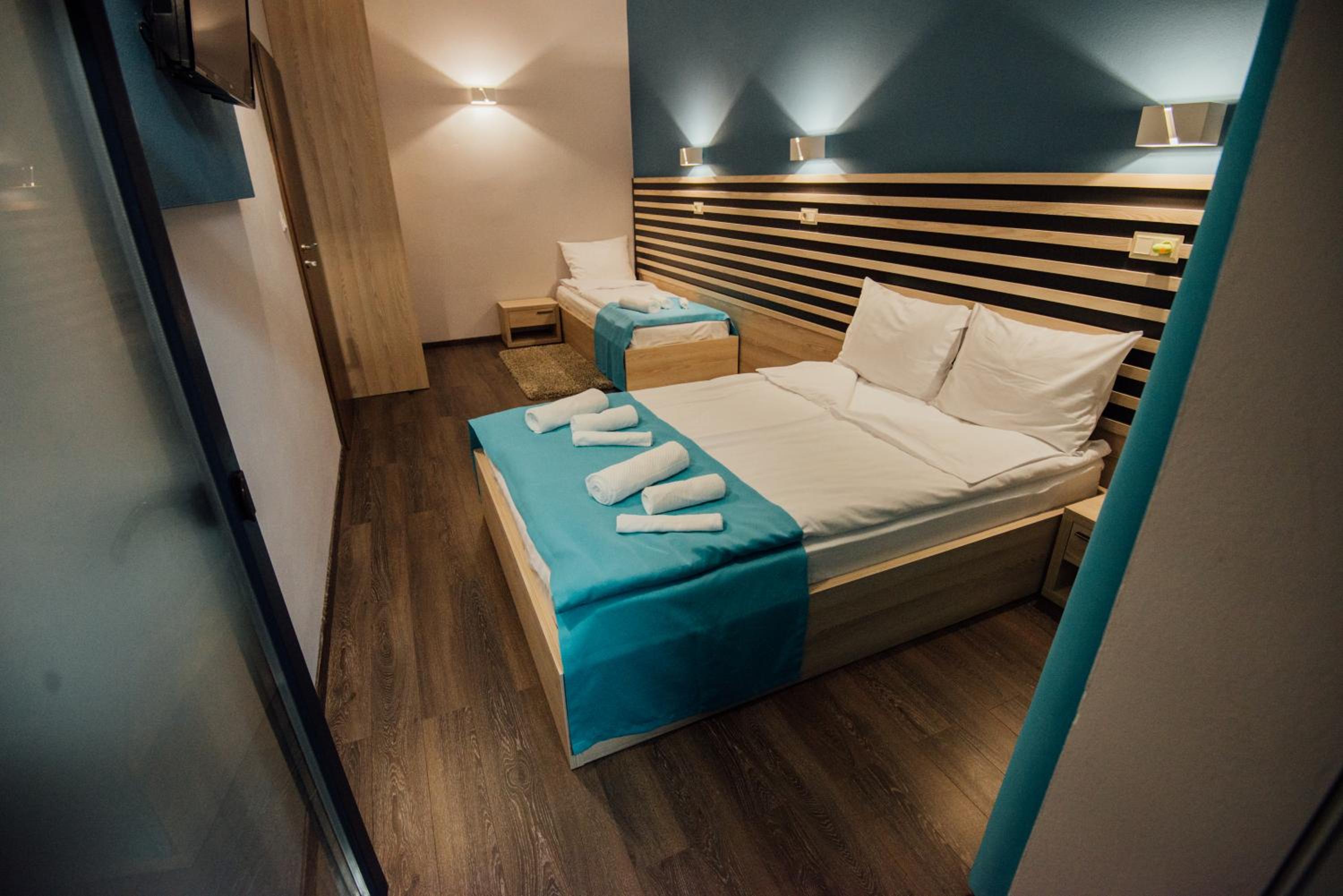 Suite with Balcony - Photo 3