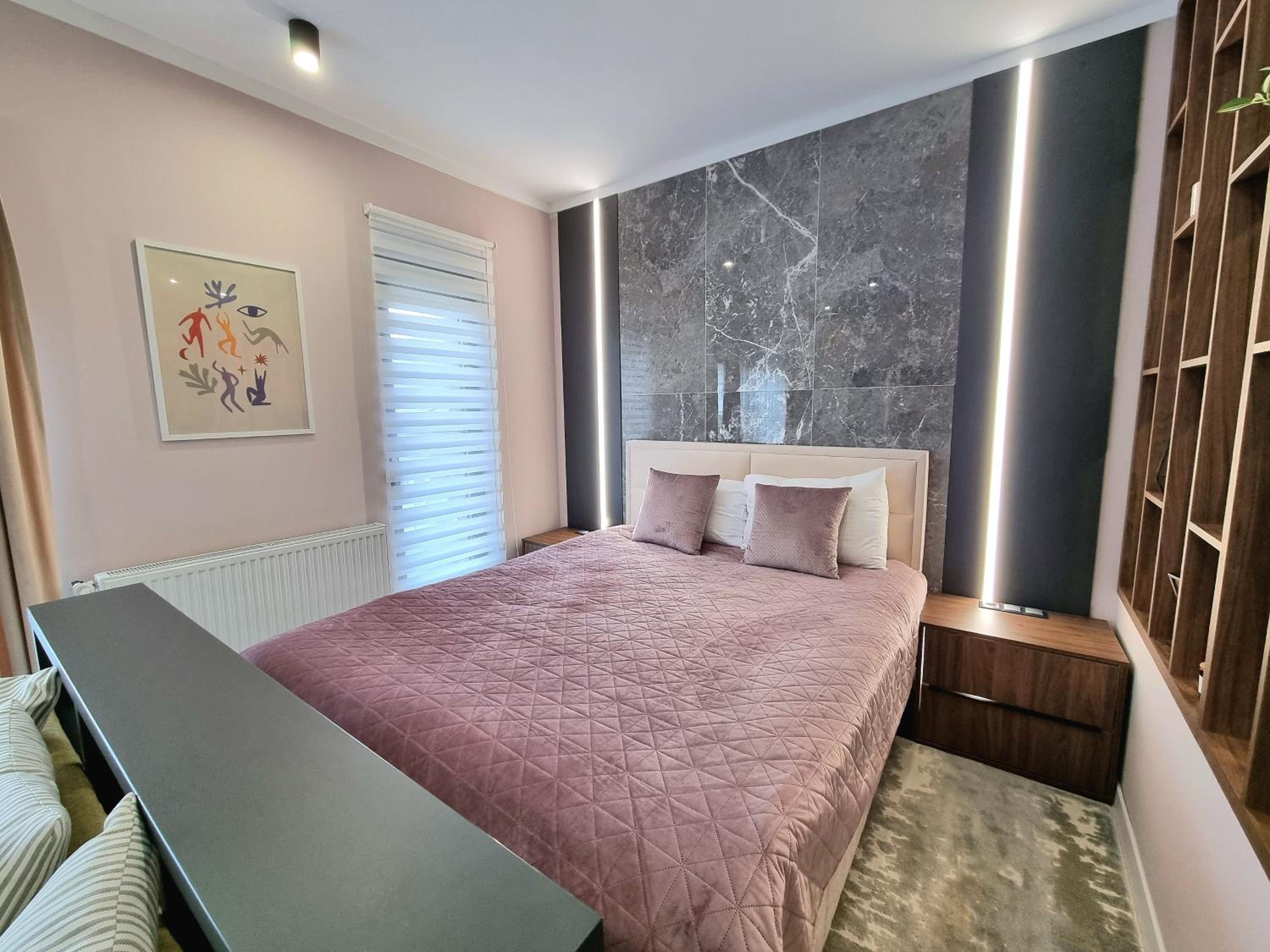 Apartment with Terrace - Photo 8