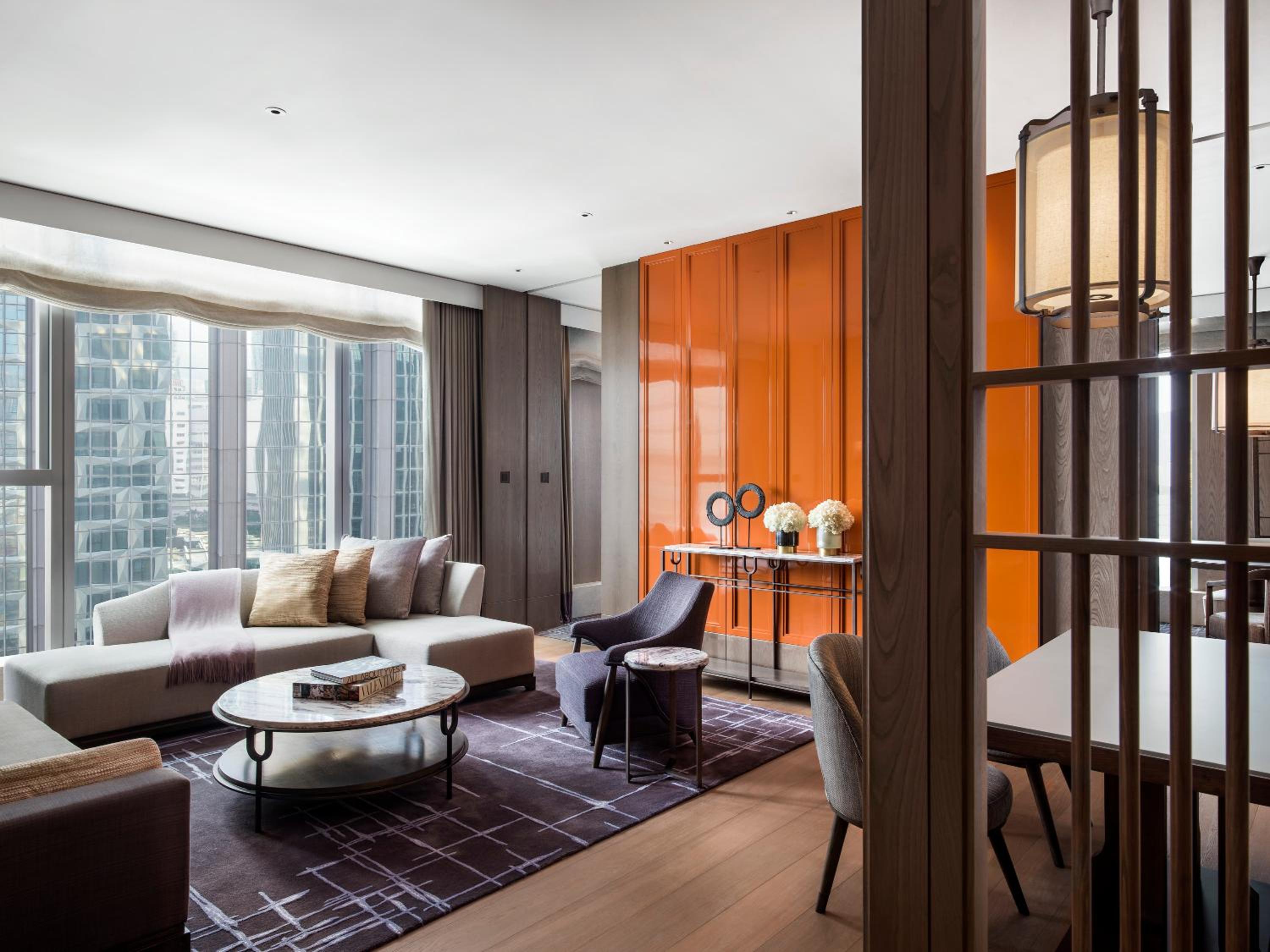Metropolitan Suite, 1 Bedroom Suite, 1 King, Partial Harbor View