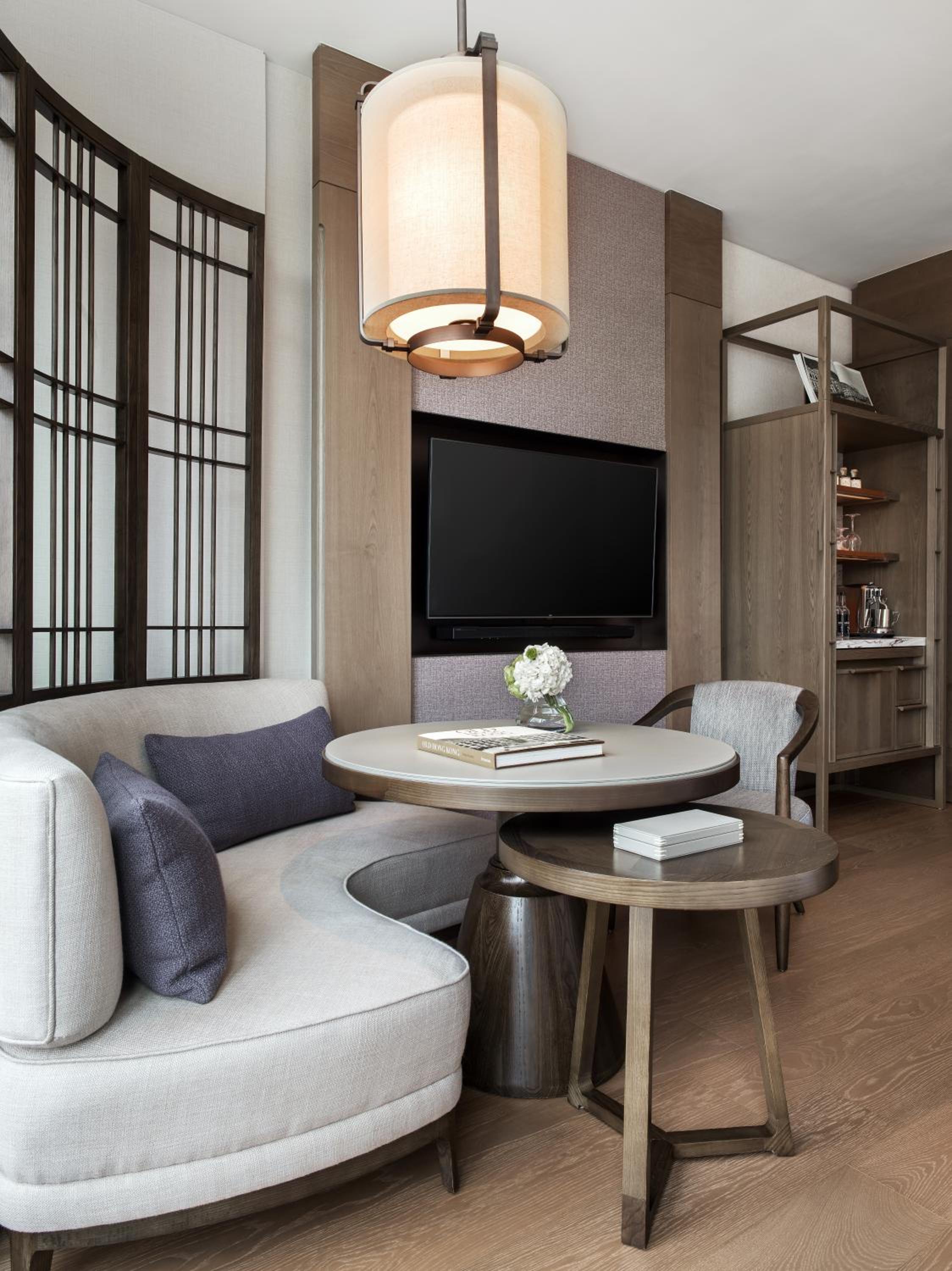 Deluxe King Room with City View