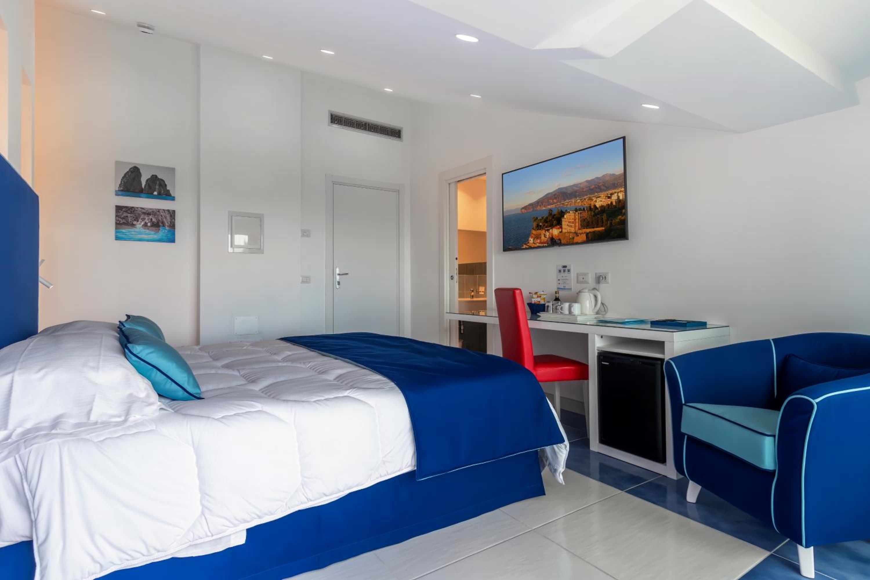 Junior Suite with Sea View photo 2