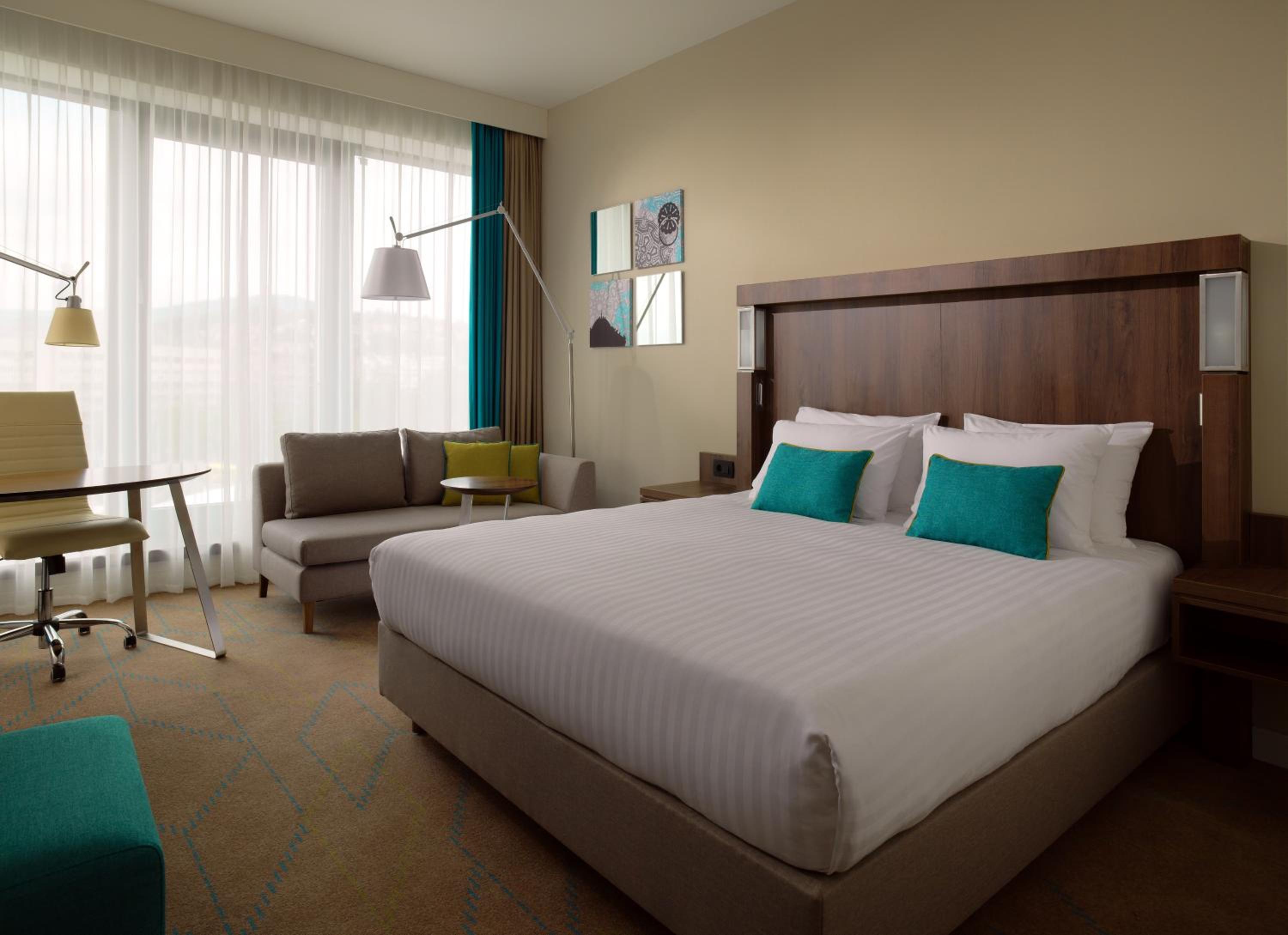 Business King Room with City View photo 1