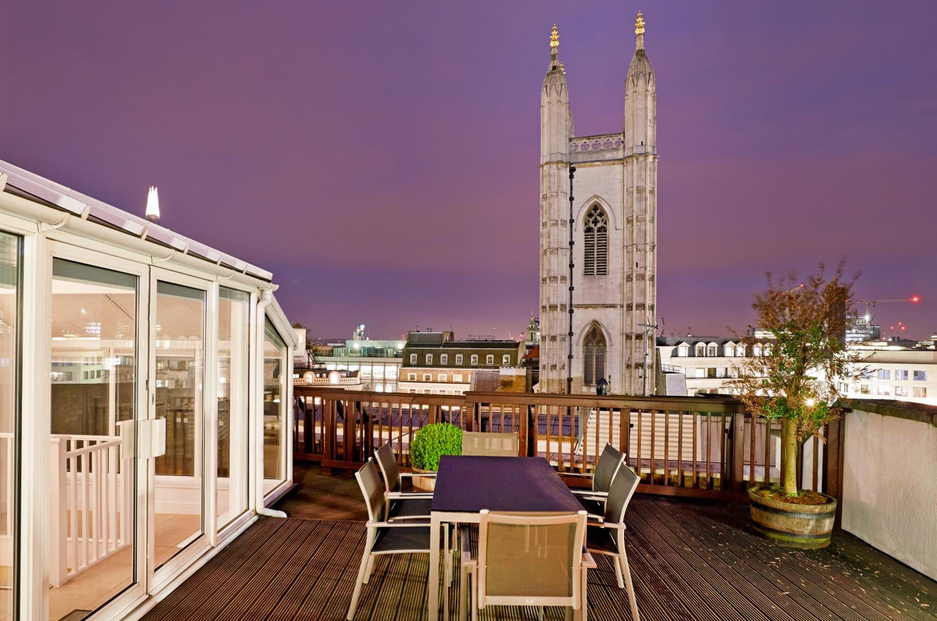 St. Paul’s Two Bedroom Penthouse photo 3