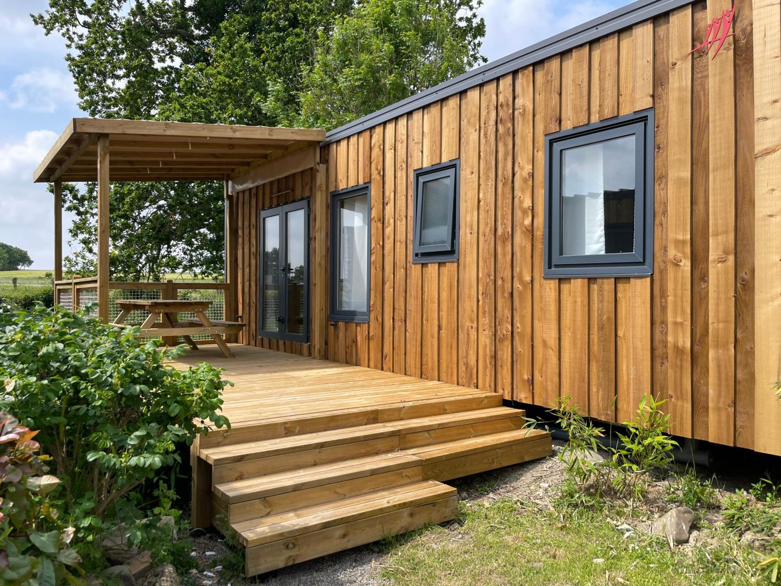 Three-Bedroom Cottage - Photo 5