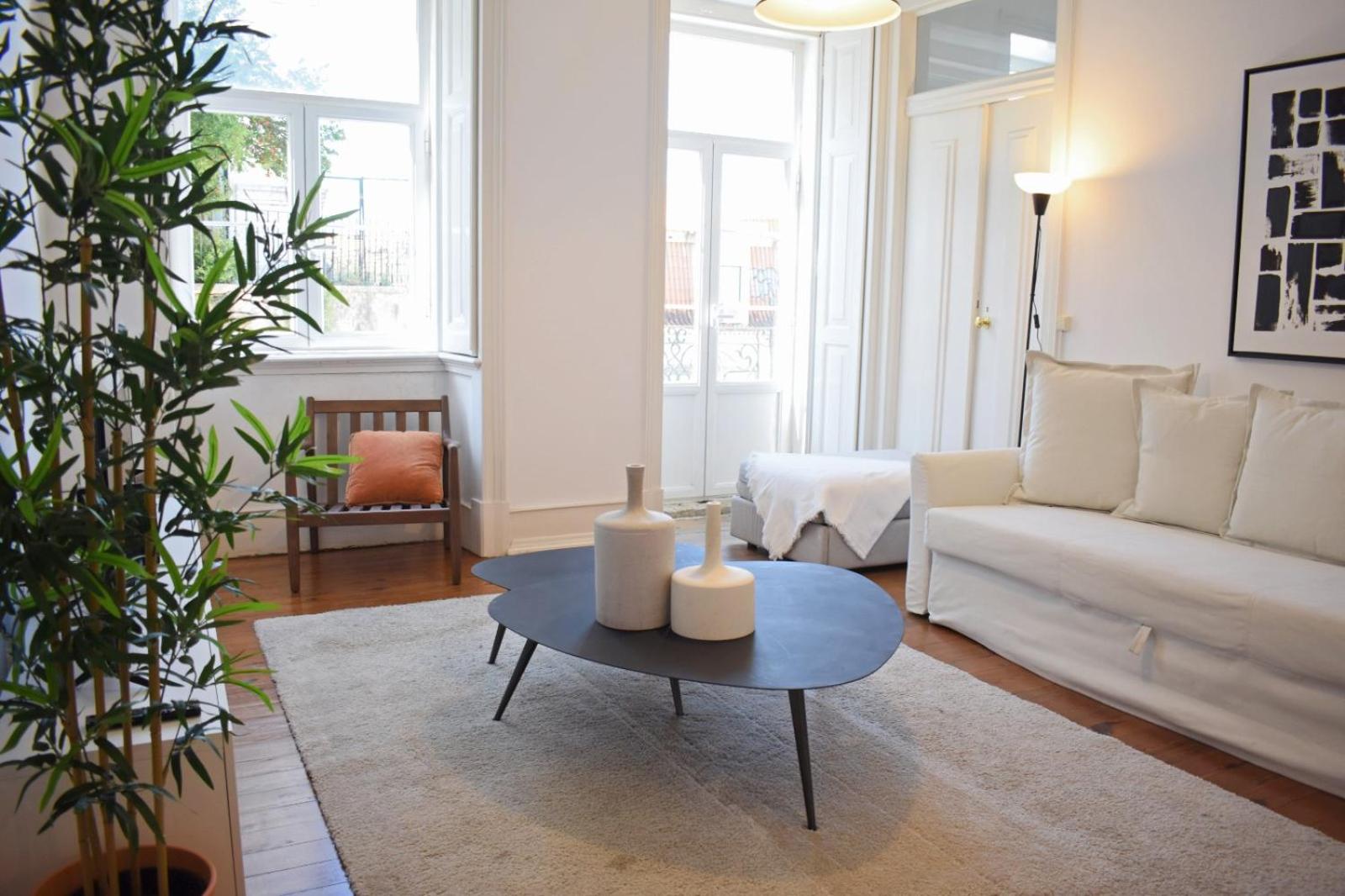 Three-Bedroom Apartment - Photo 6
