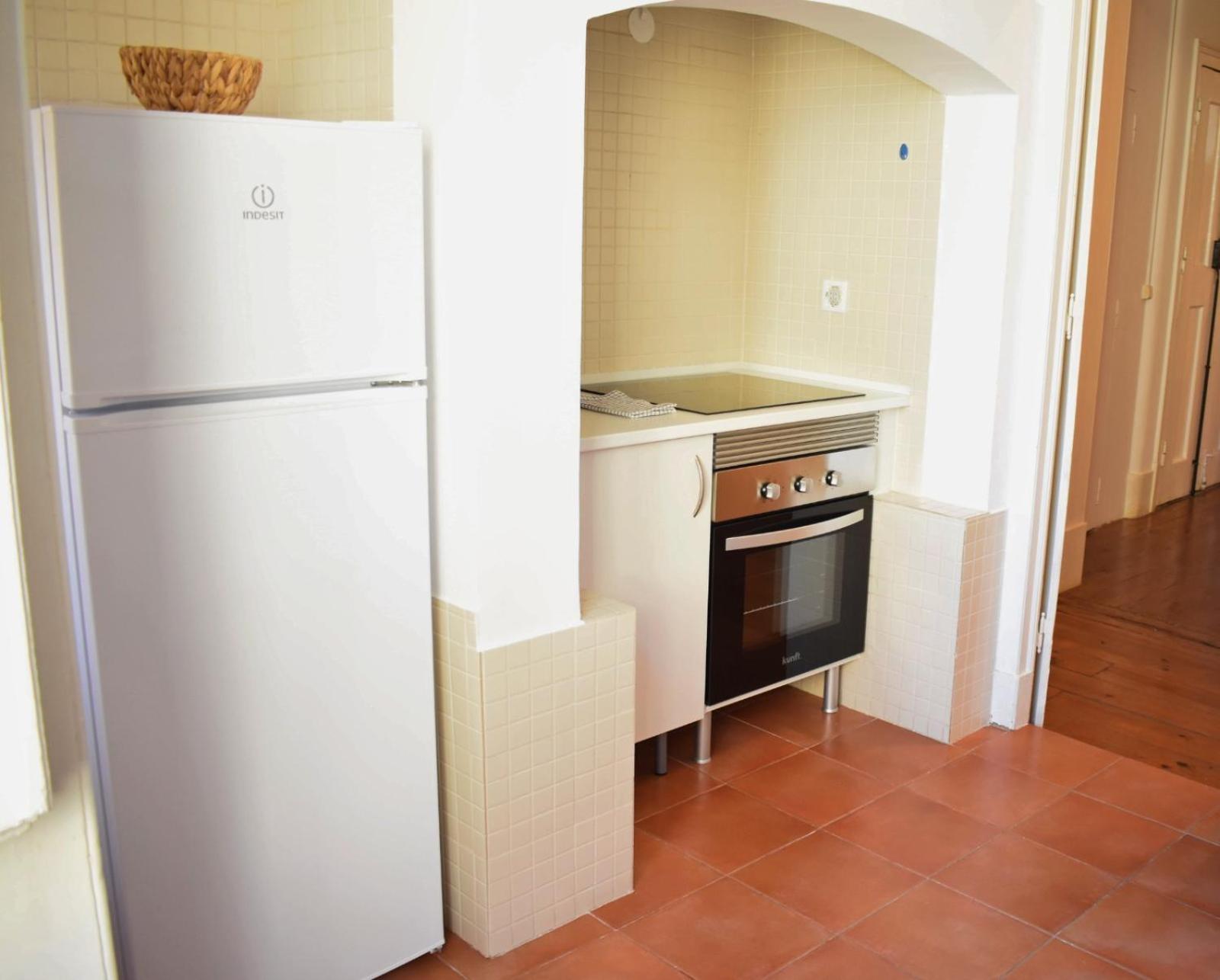 Three-Bedroom Apartment - Photo 8