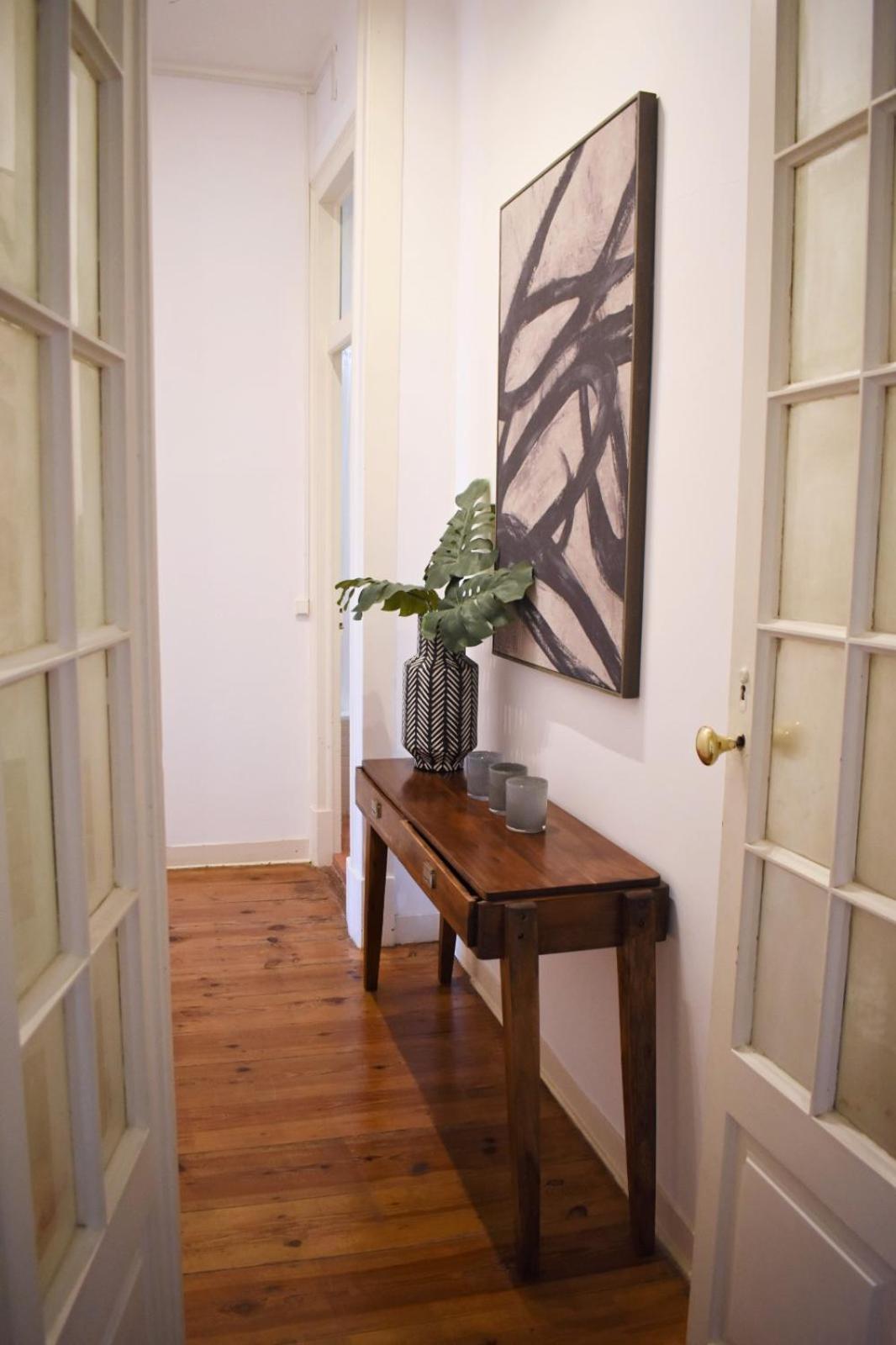Three-Bedroom Apartment - Photo 10