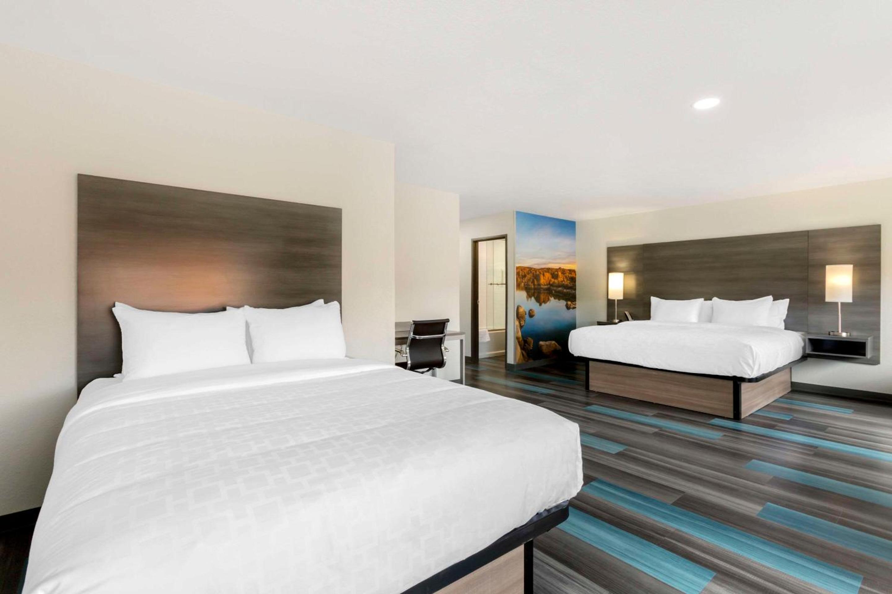 Family Suite with King Bed and Queen Bed - Non Smoking