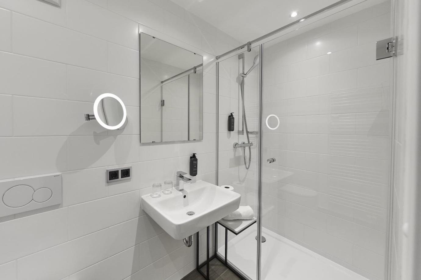 Deluxe Double Room with Extra Bed photo 3