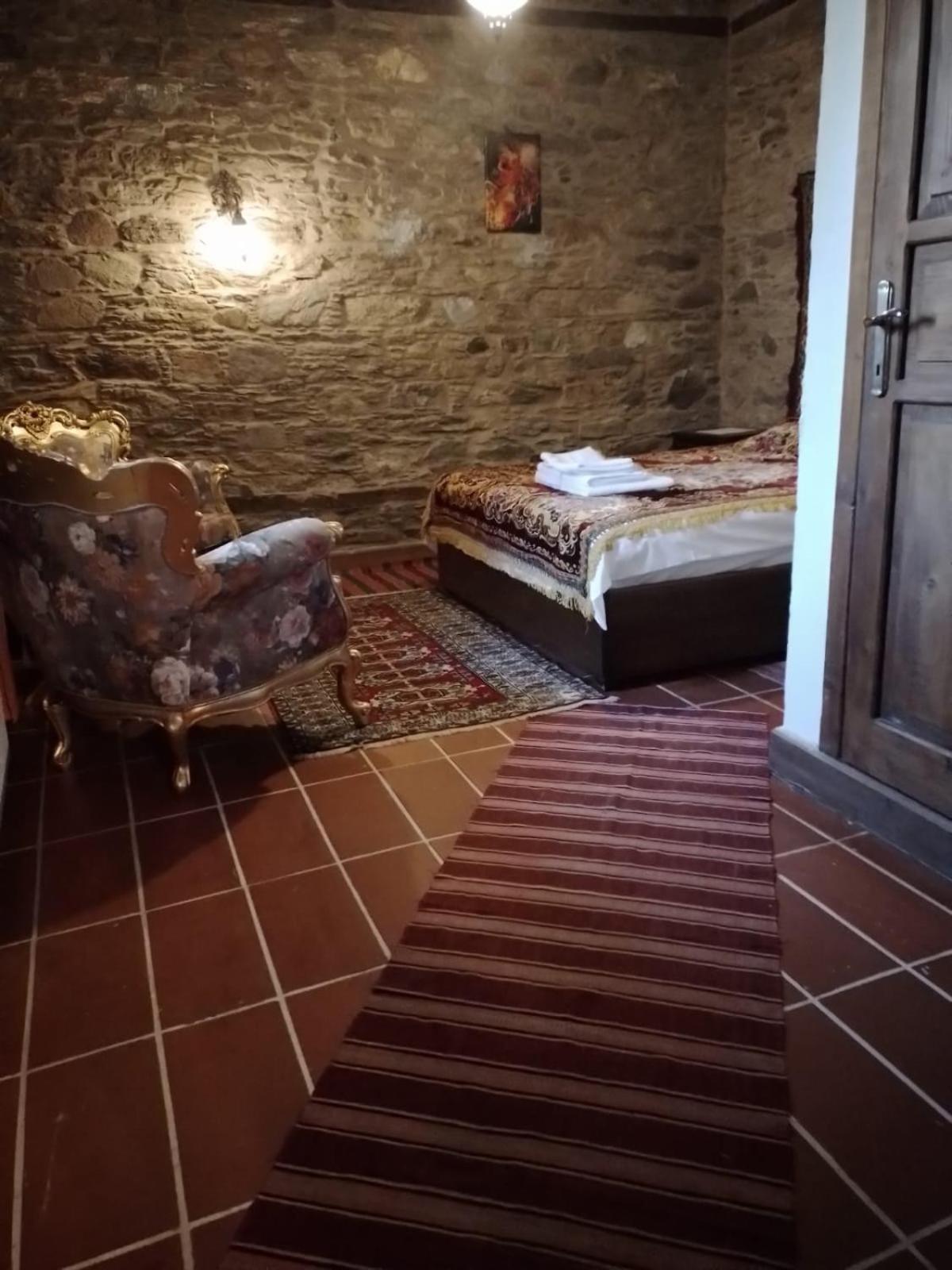 Standard Triple Room - Photo 12