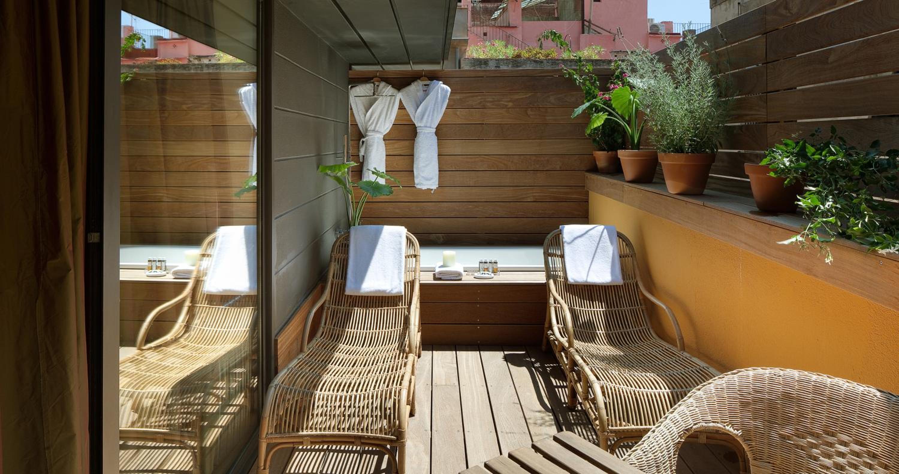Deluxe Room with Terrace photo 3