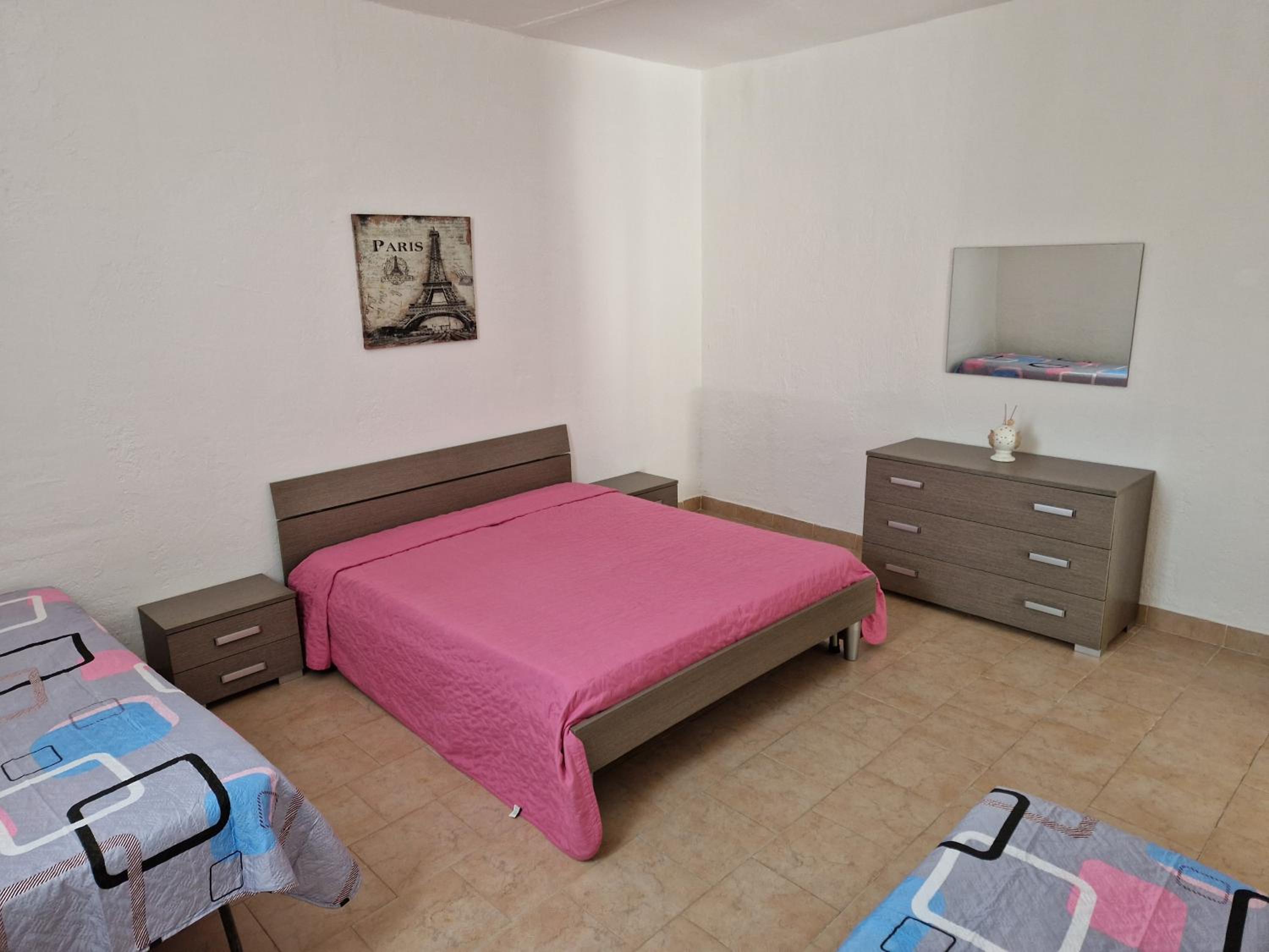 One-Bedroom House photo 1