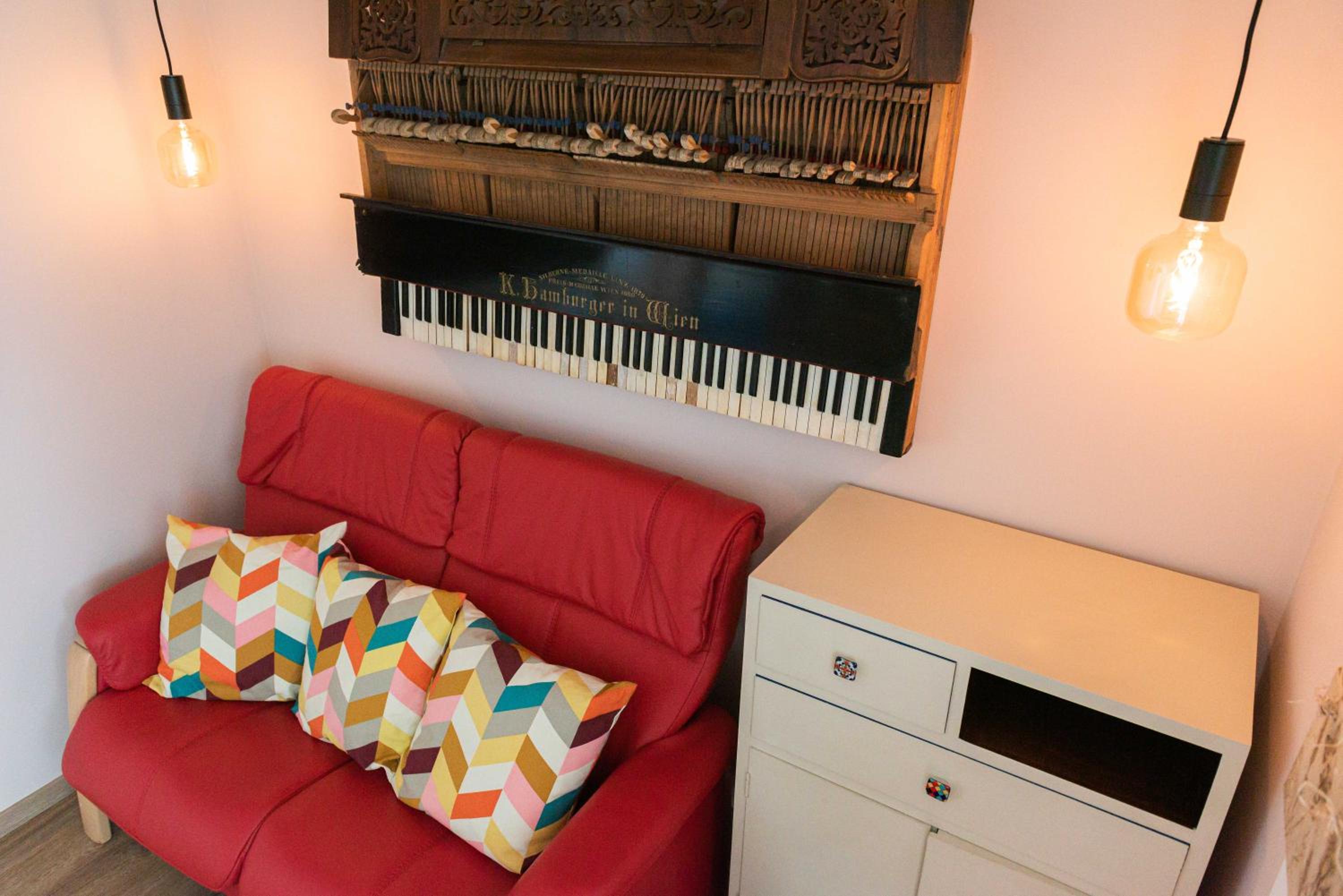One-Bedroom Apartment photo 3