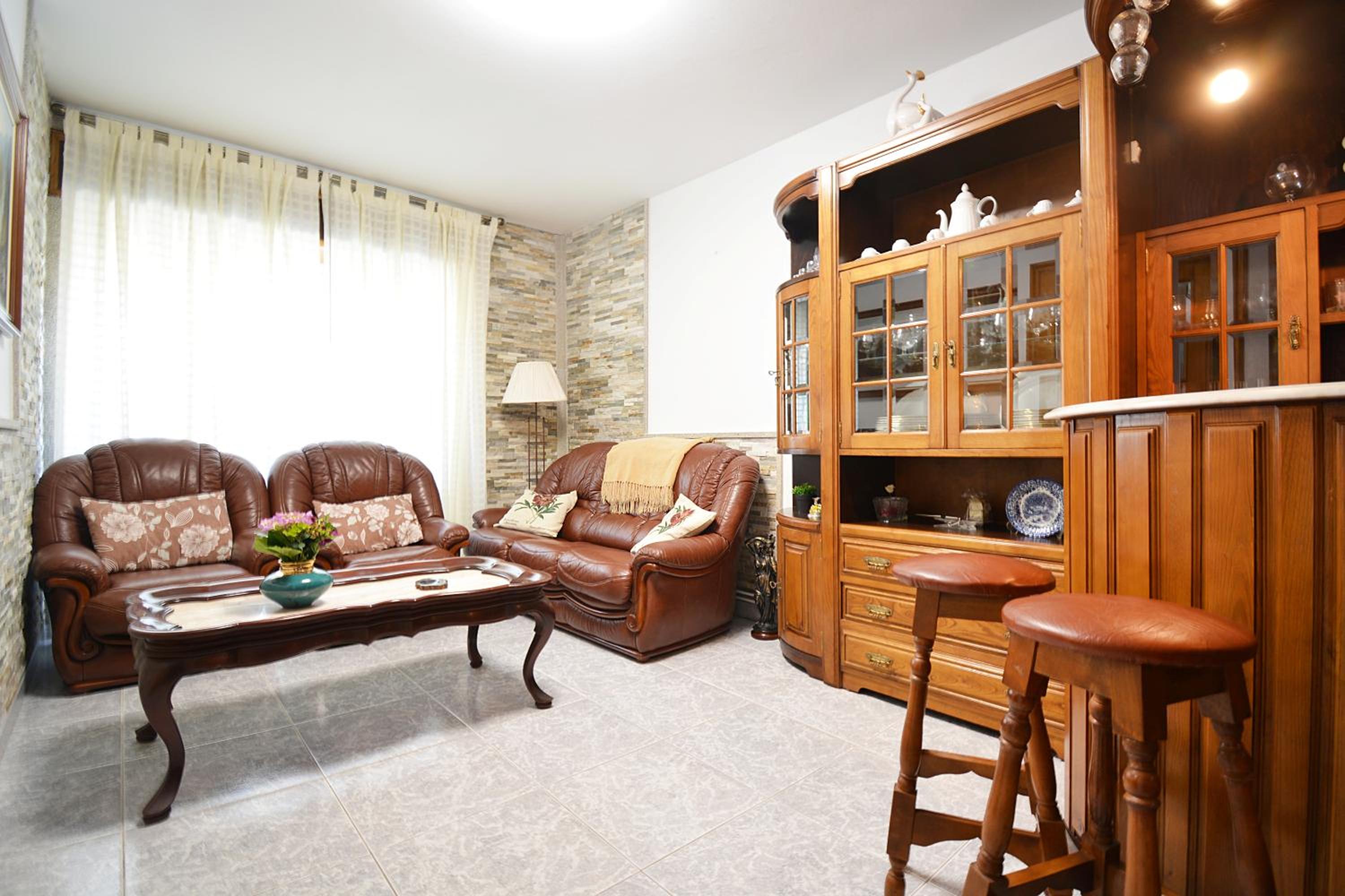 Casa de cinco habitaciones