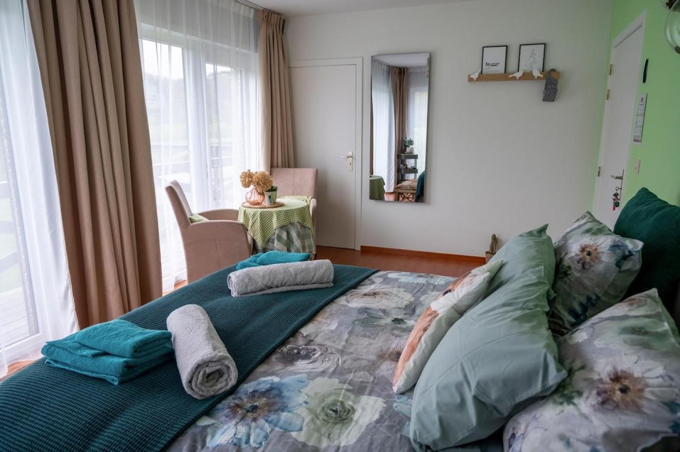 King Room with Lake View photo 2