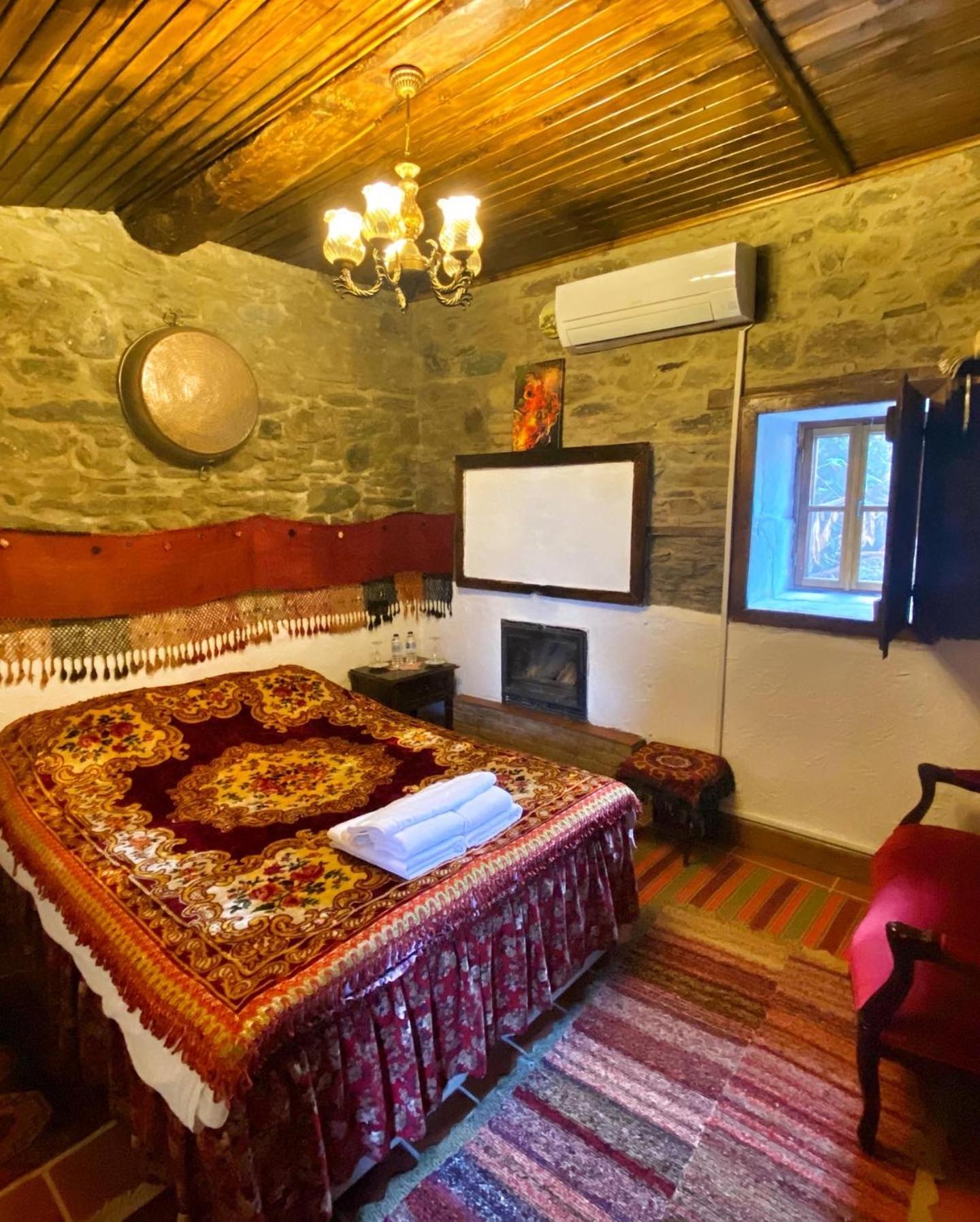 Standard Double Room - Photo 7