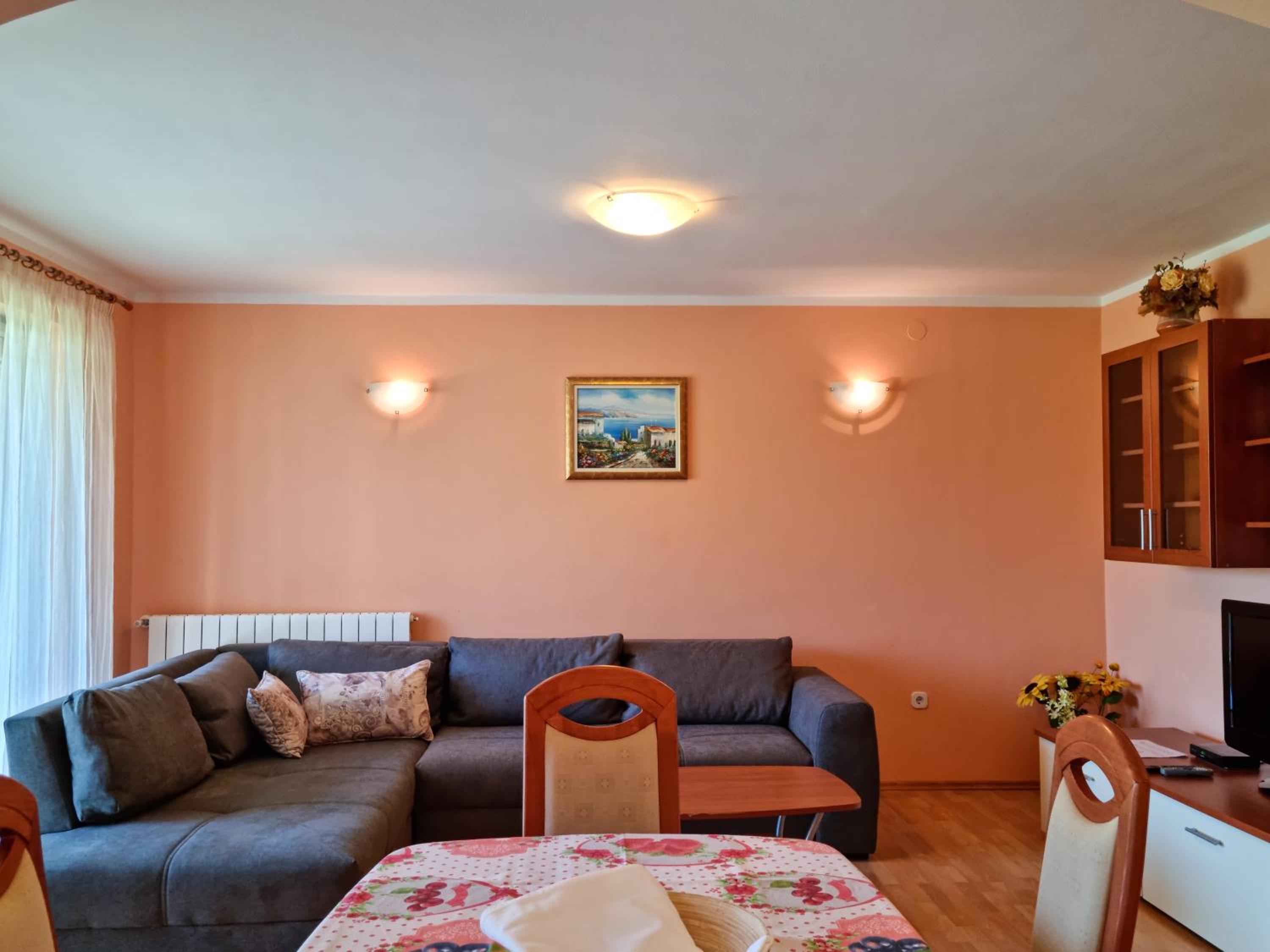 Three-Bedroom Vacation Home  photo 1