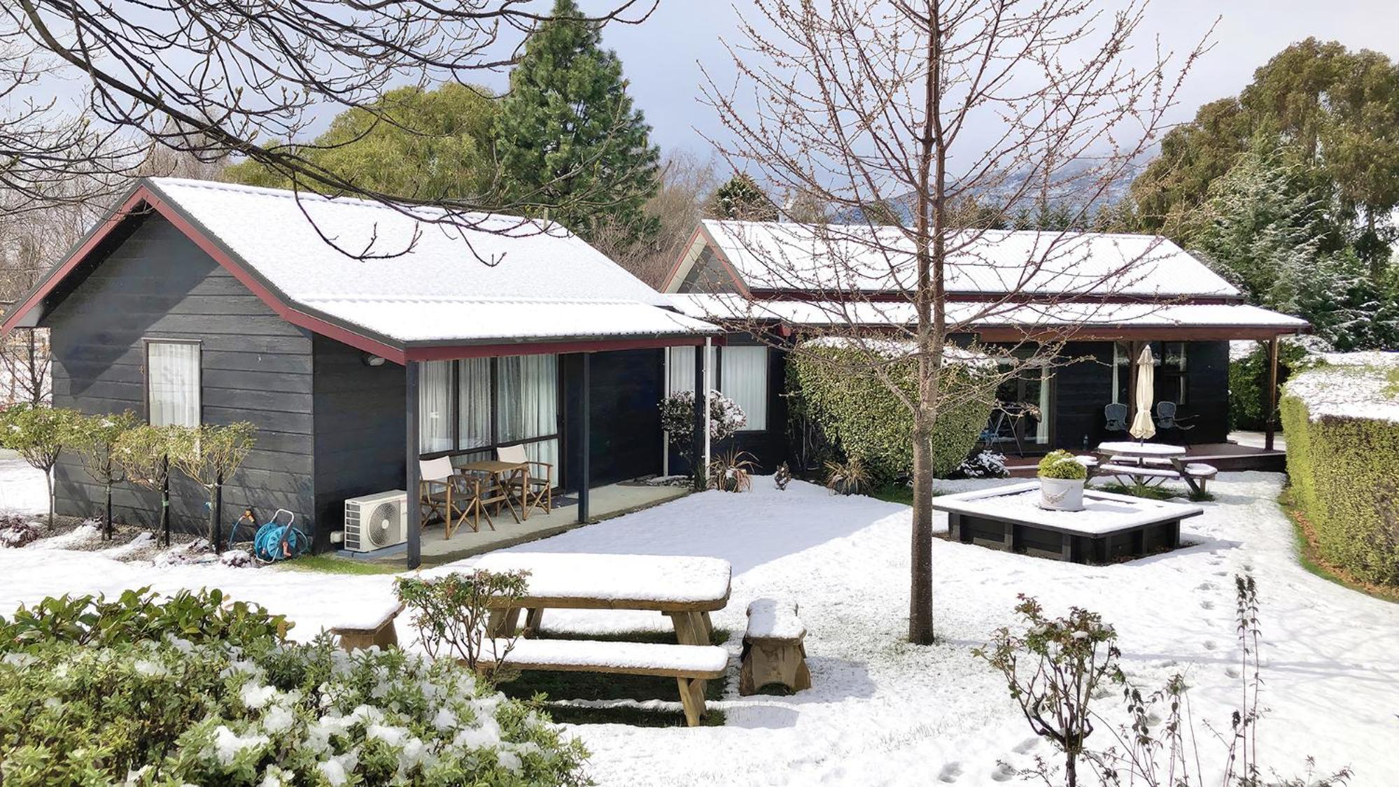 King Studio with Mountain and Garden Views - Photo 2