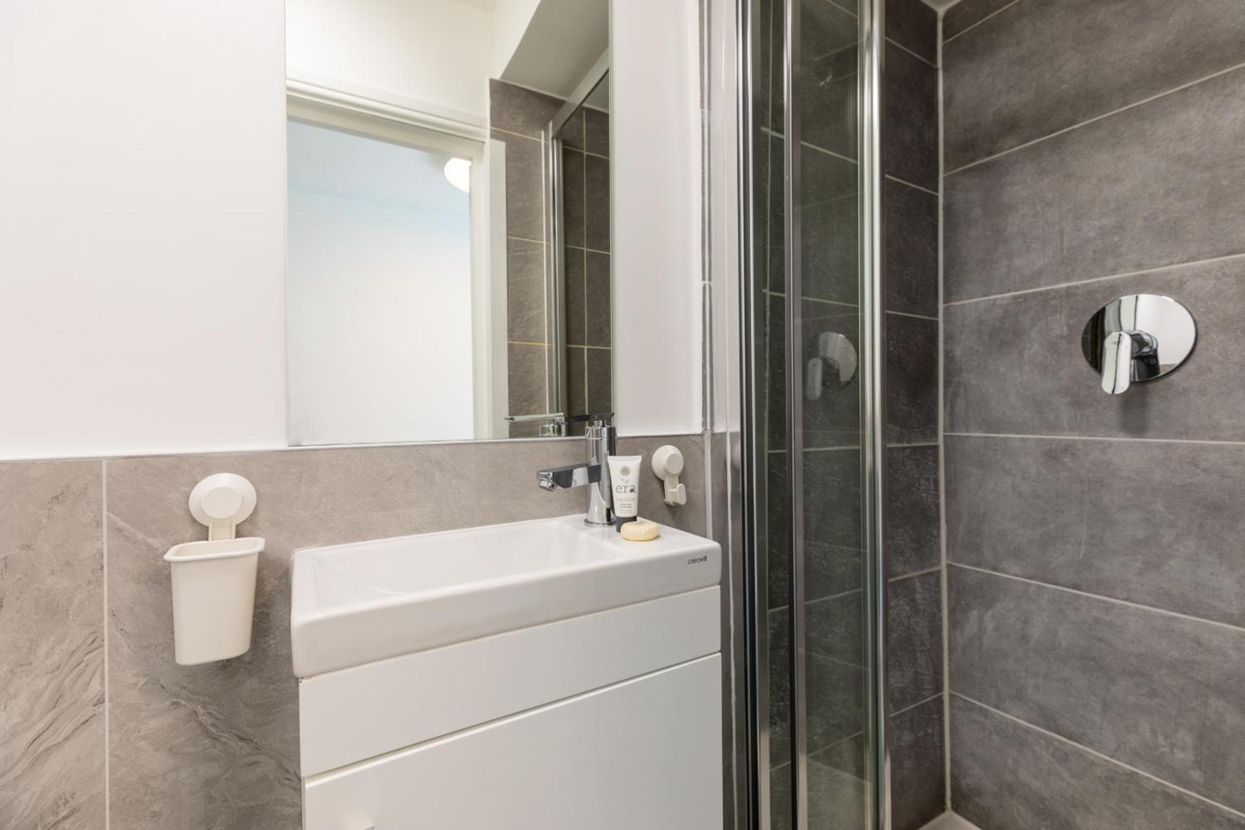 Single room with Private External Bathroom photo 1