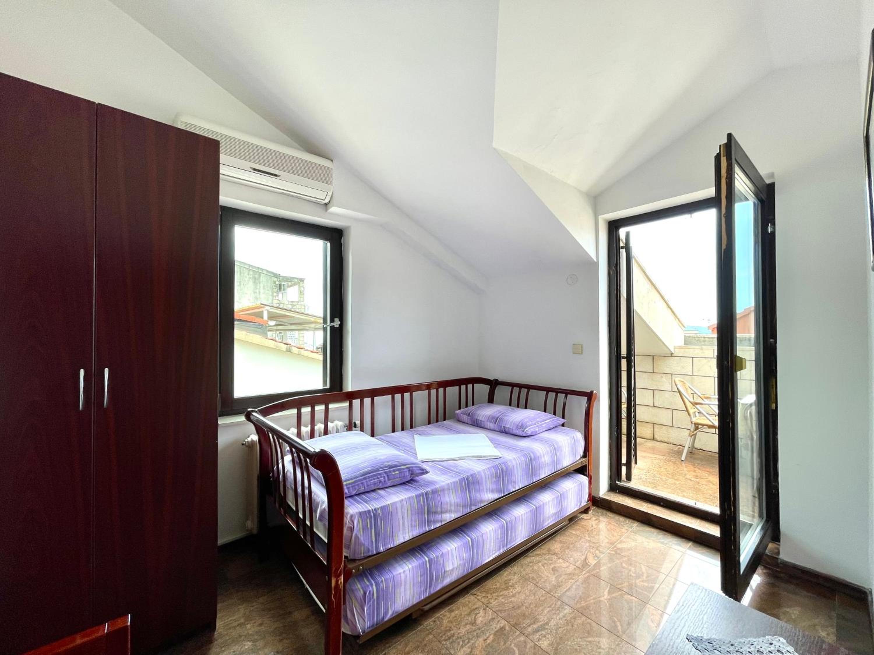 Lux Apartment with 2 Rooms,Balcony and Sea View  - Photo 2