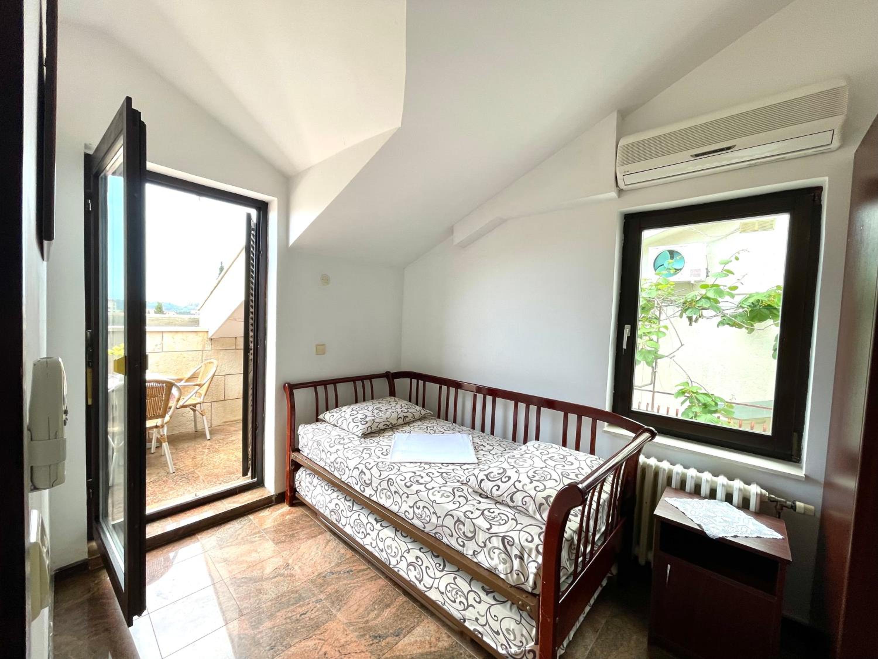 Deluxe Apartment 2 Rooms, Balcony and Sea View - Photo 8
