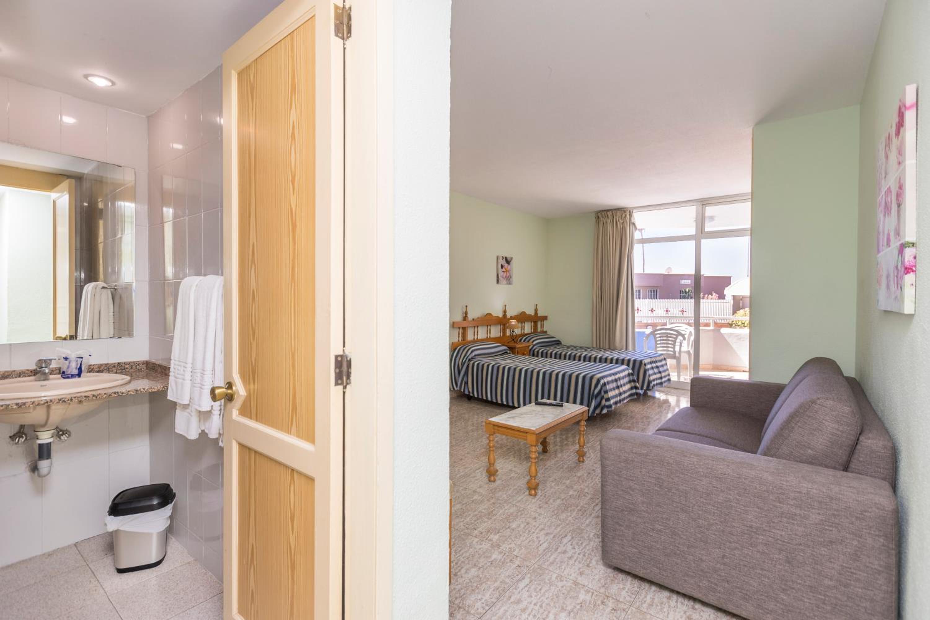 Studio Apartment
