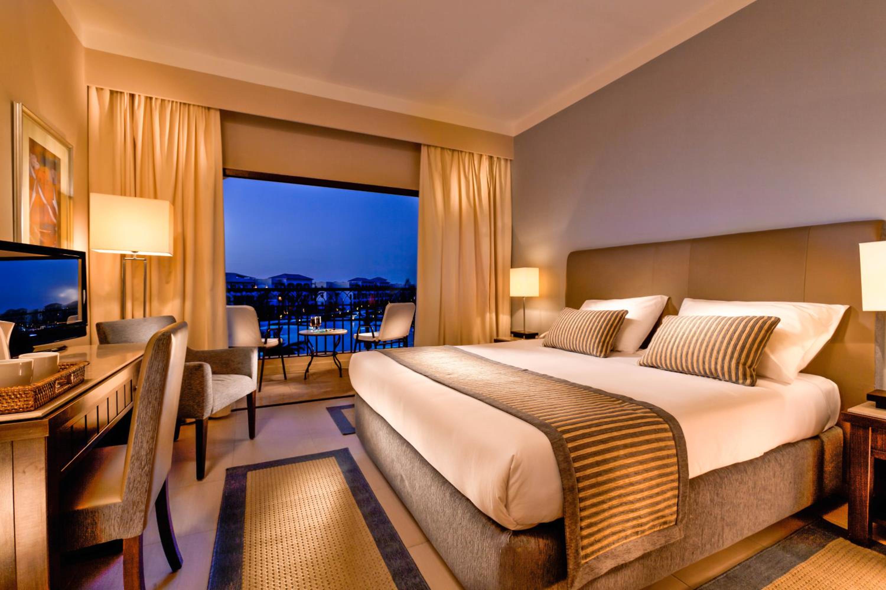 Deluxe Room Pool View - Jaz Bluemarine