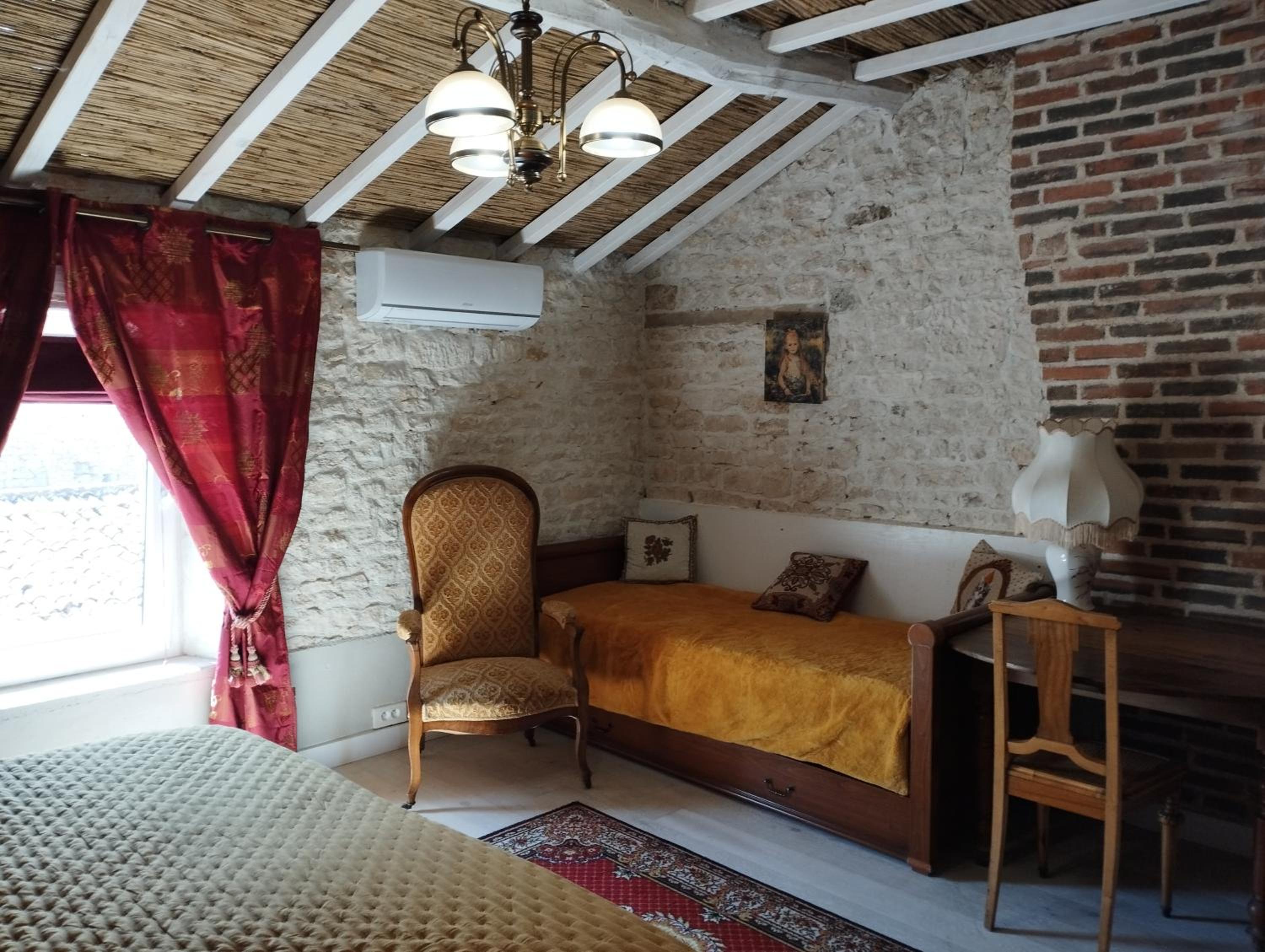 Deluxe Double or Twin Room - Photo 3