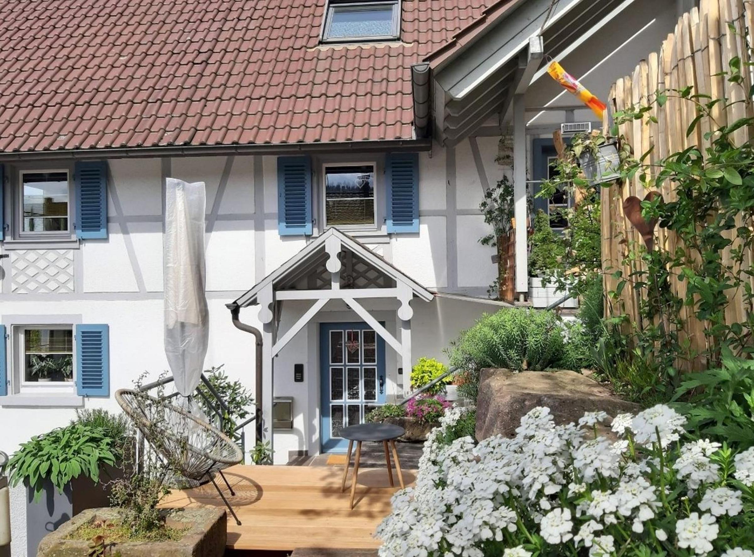 Two-Bedroom Deluxe Apartment with Garden View photo 3