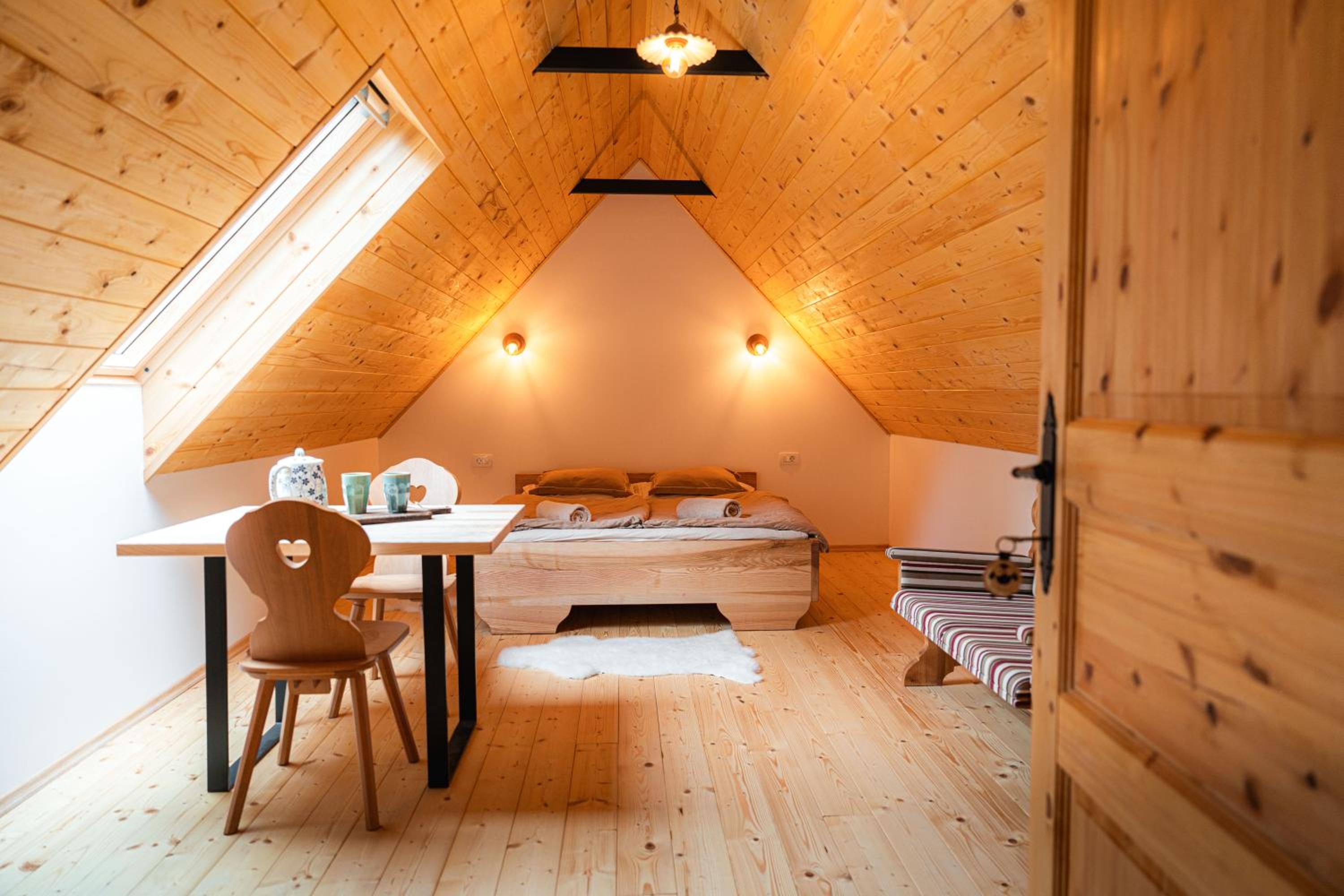 Double Room with Shared Bathroom (Hayloft) photo 1