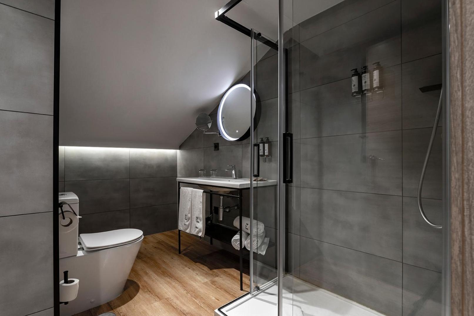 Quintuple Room (5 Adults) - Photo 2