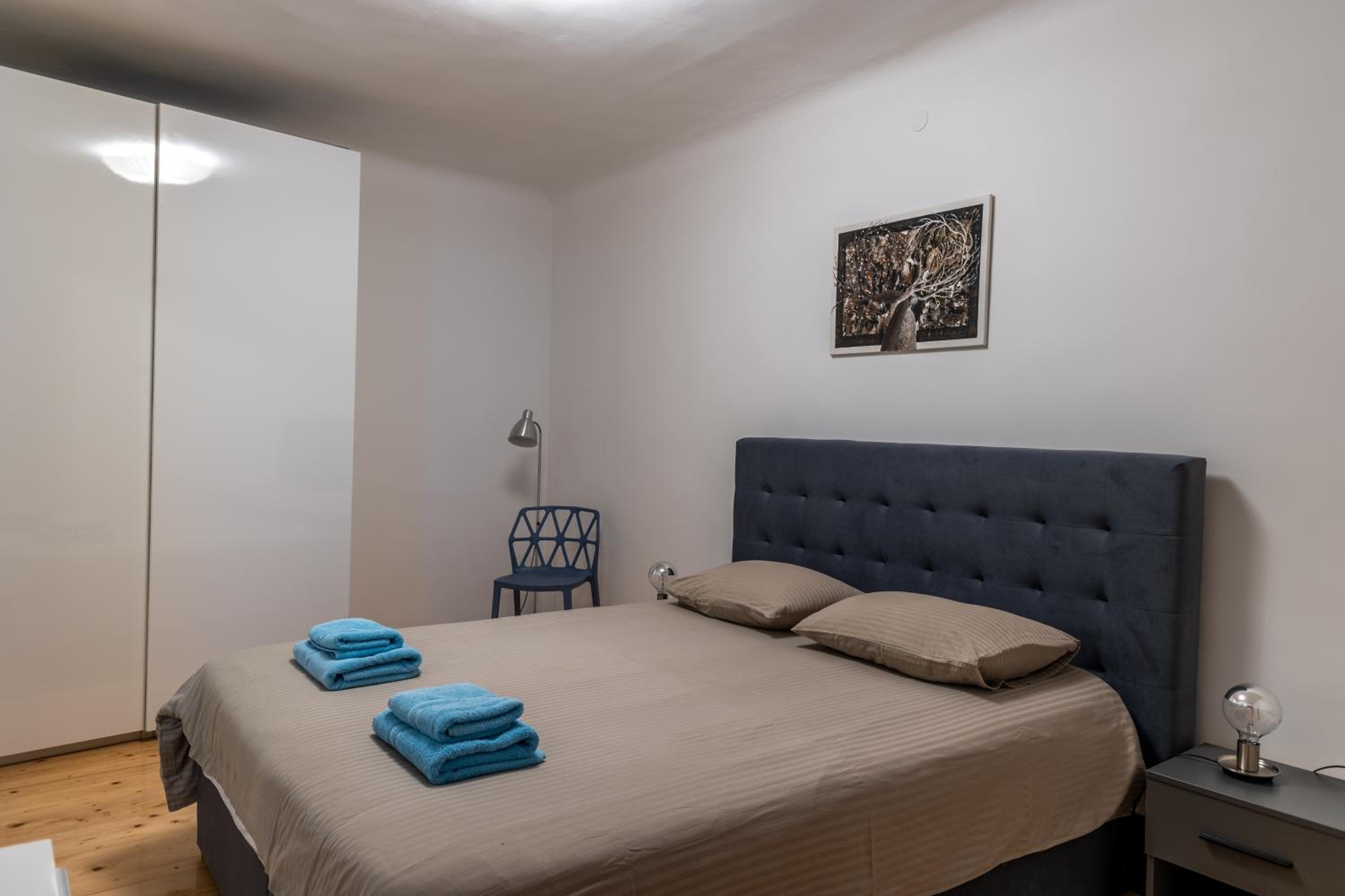 Apartment with Terrace - Photo 27