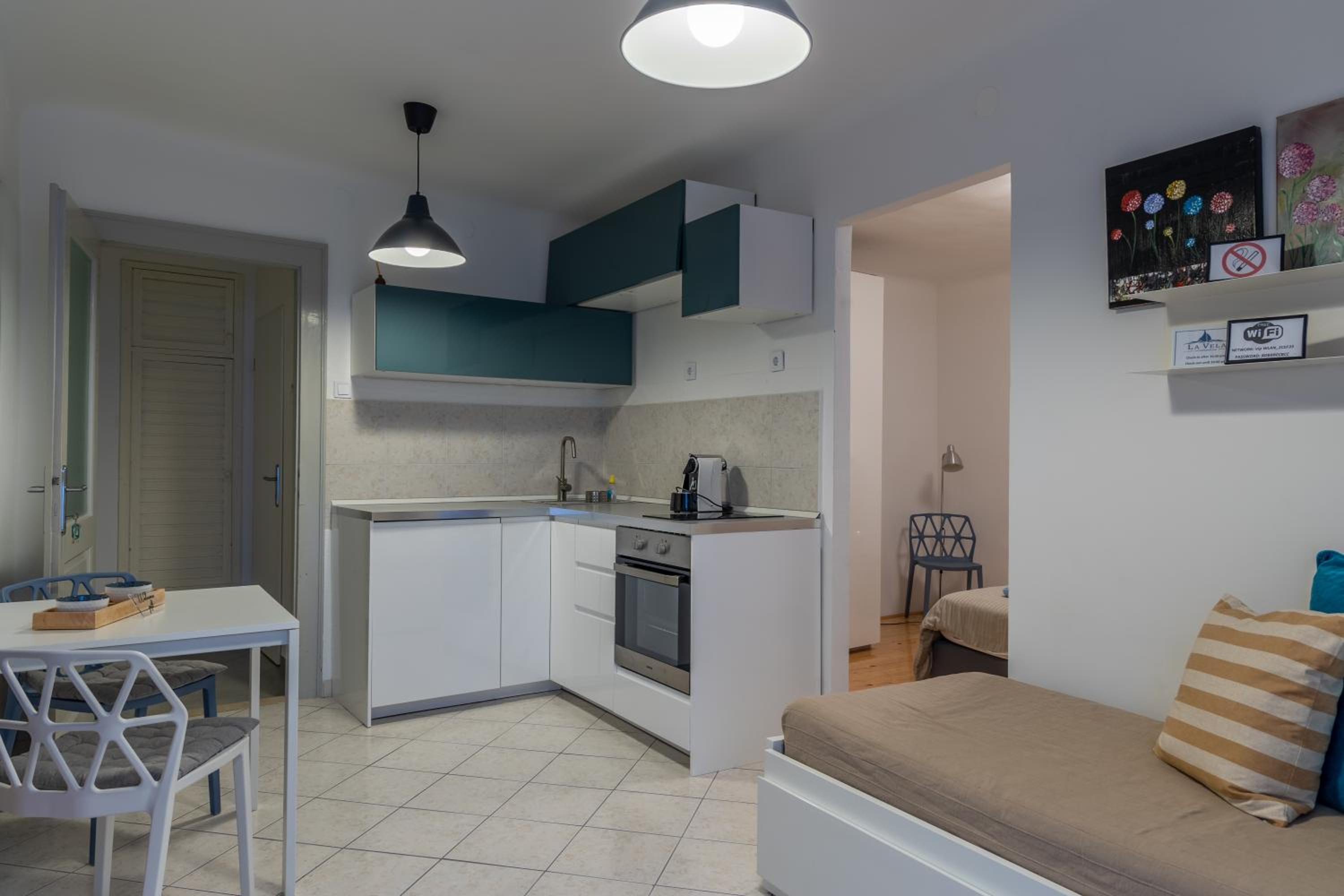 Apartment with Terrace - Photo 30
