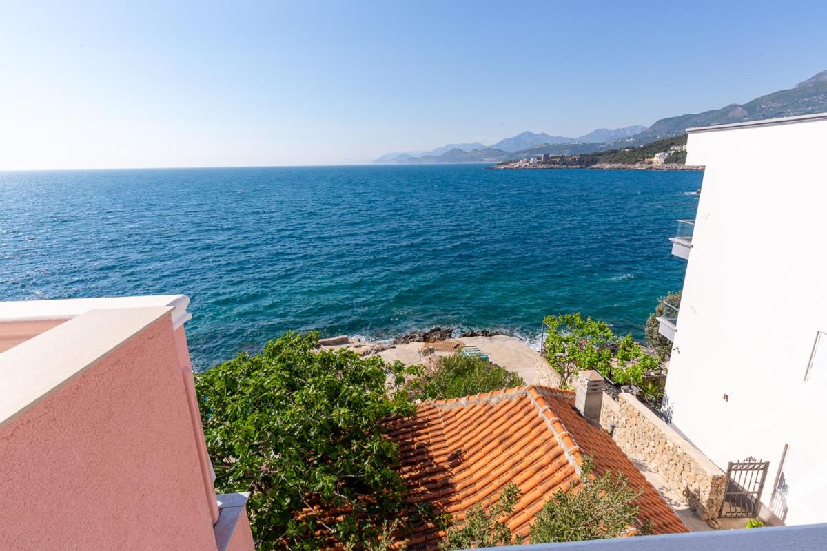 Studio Apartment with Sea View photo 2