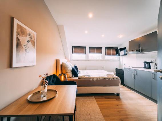 One-Bedroom Apartment photo 2